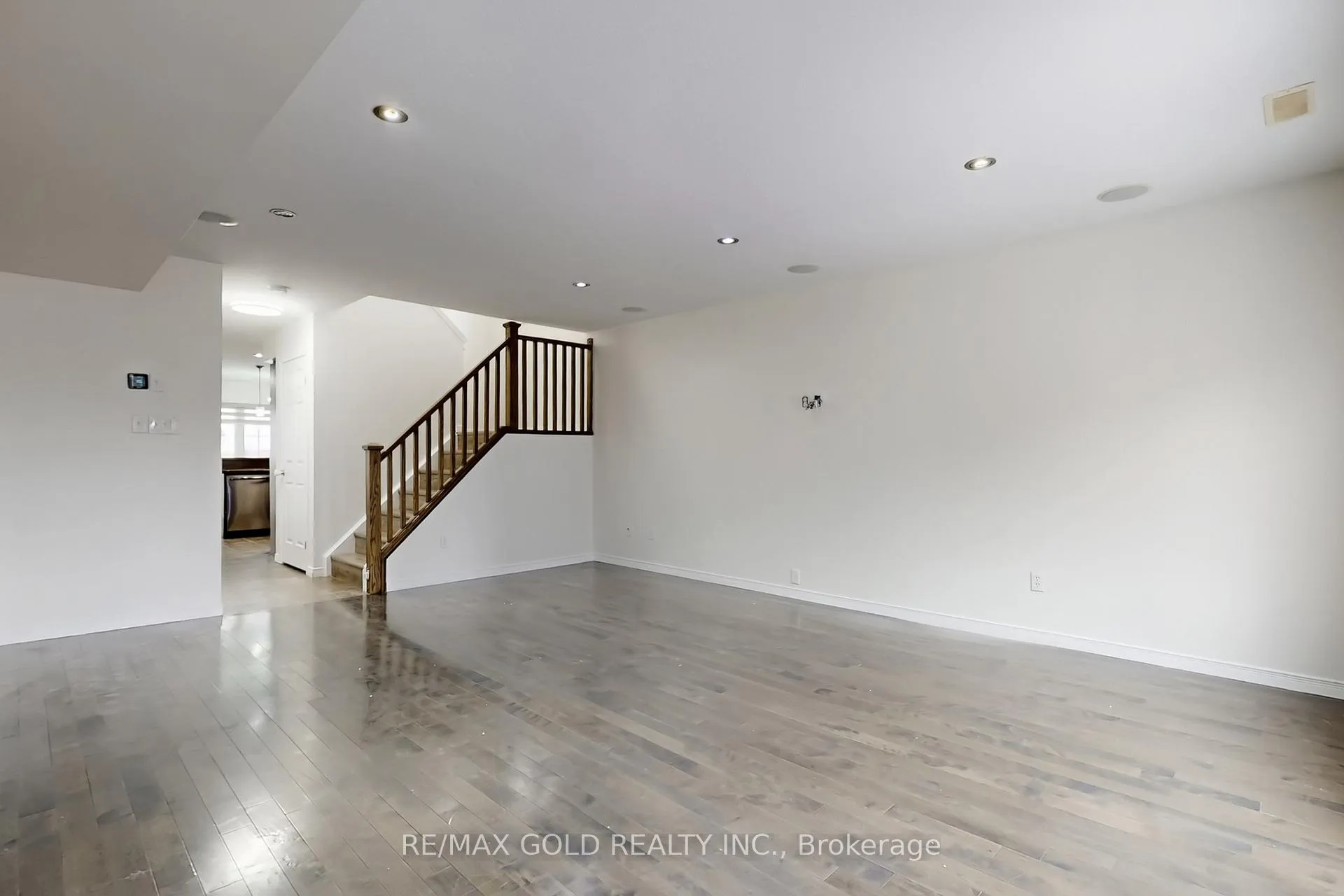Photo 8 of Unit 1A, 50 Howe Drive, Kitchener, Laurentian Hills — HOMEH