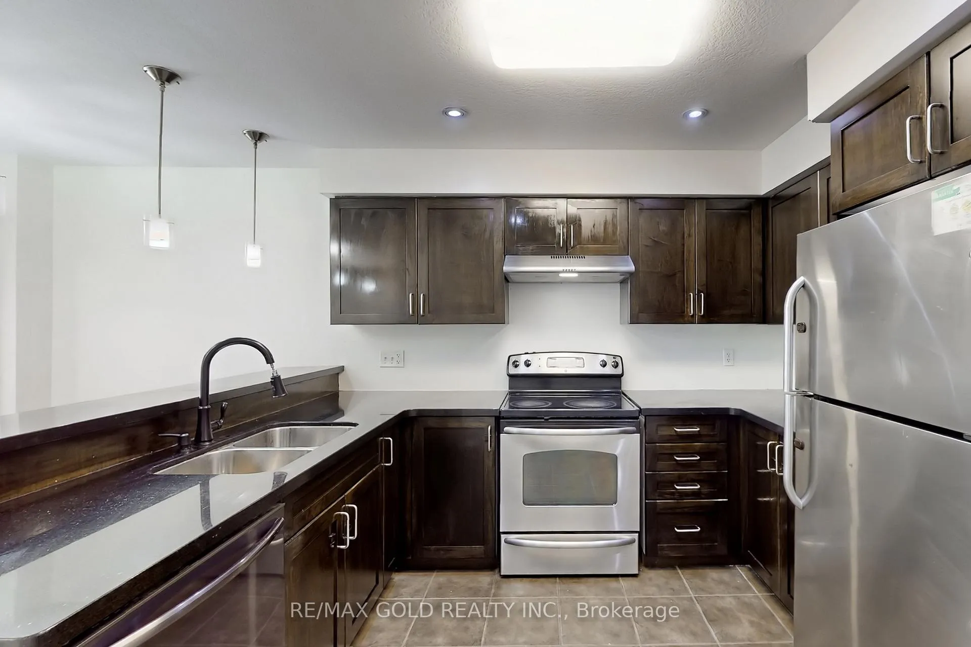 Photo 12 of Unit 1A, 50 Howe Drive, Kitchener, Laurentian Hills — HOMEH