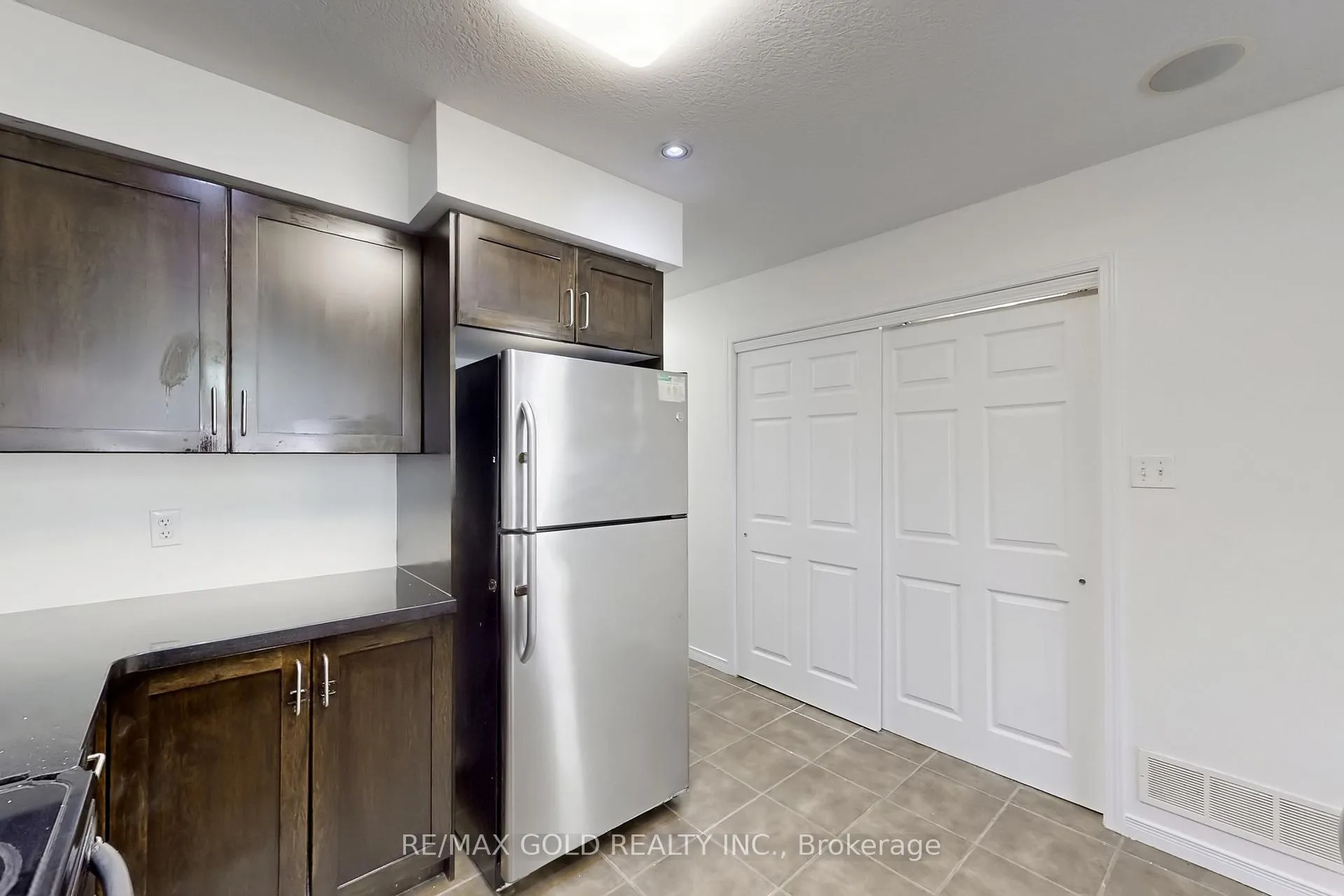 Photo 15 of Unit 1A, 50 Howe Drive, Kitchener, Laurentian Hills — HOMEH
