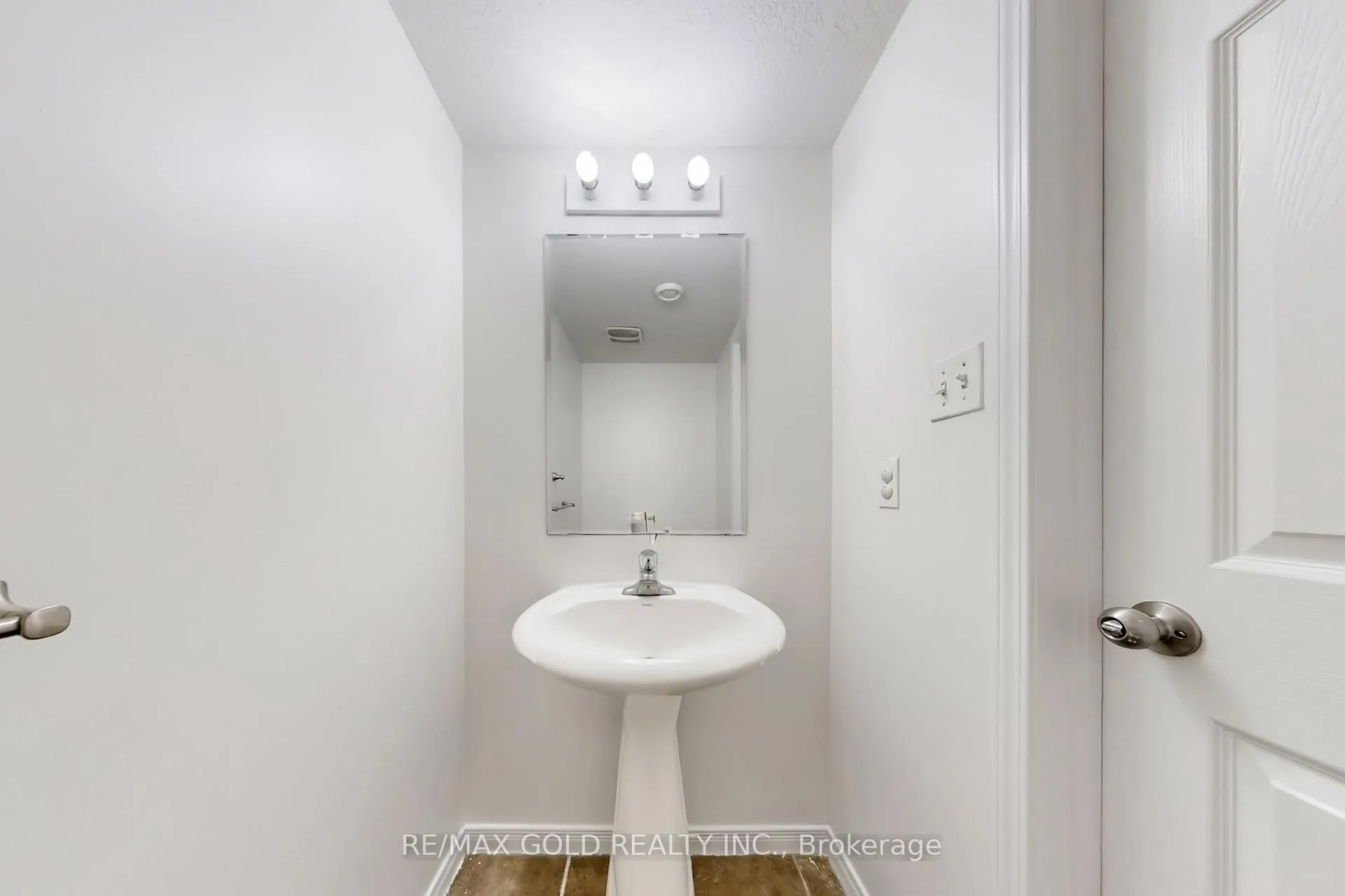 Photo 21 of Unit 1A, 50 Howe Drive, Kitchener, Laurentian Hills — HOMEH