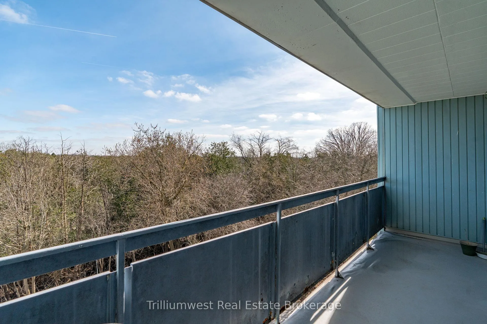 Photo 3 of 91 Conroy Crescent, Guelph, Dovercliffe Park/Old University — HOMEH