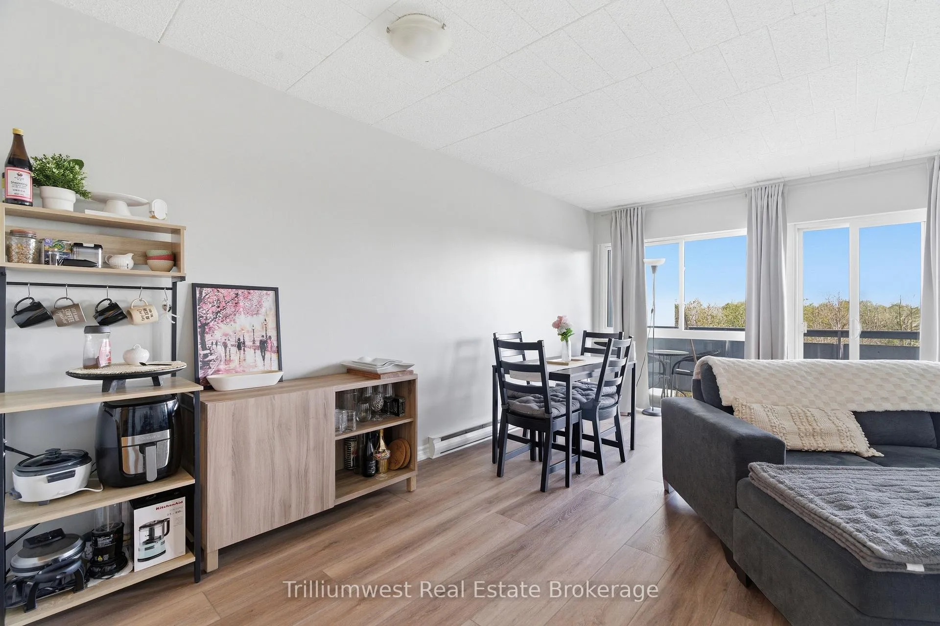 Photo 5 of 91 Conroy Crescent, Guelph, Dovercliffe Park/Old University — HOMEH