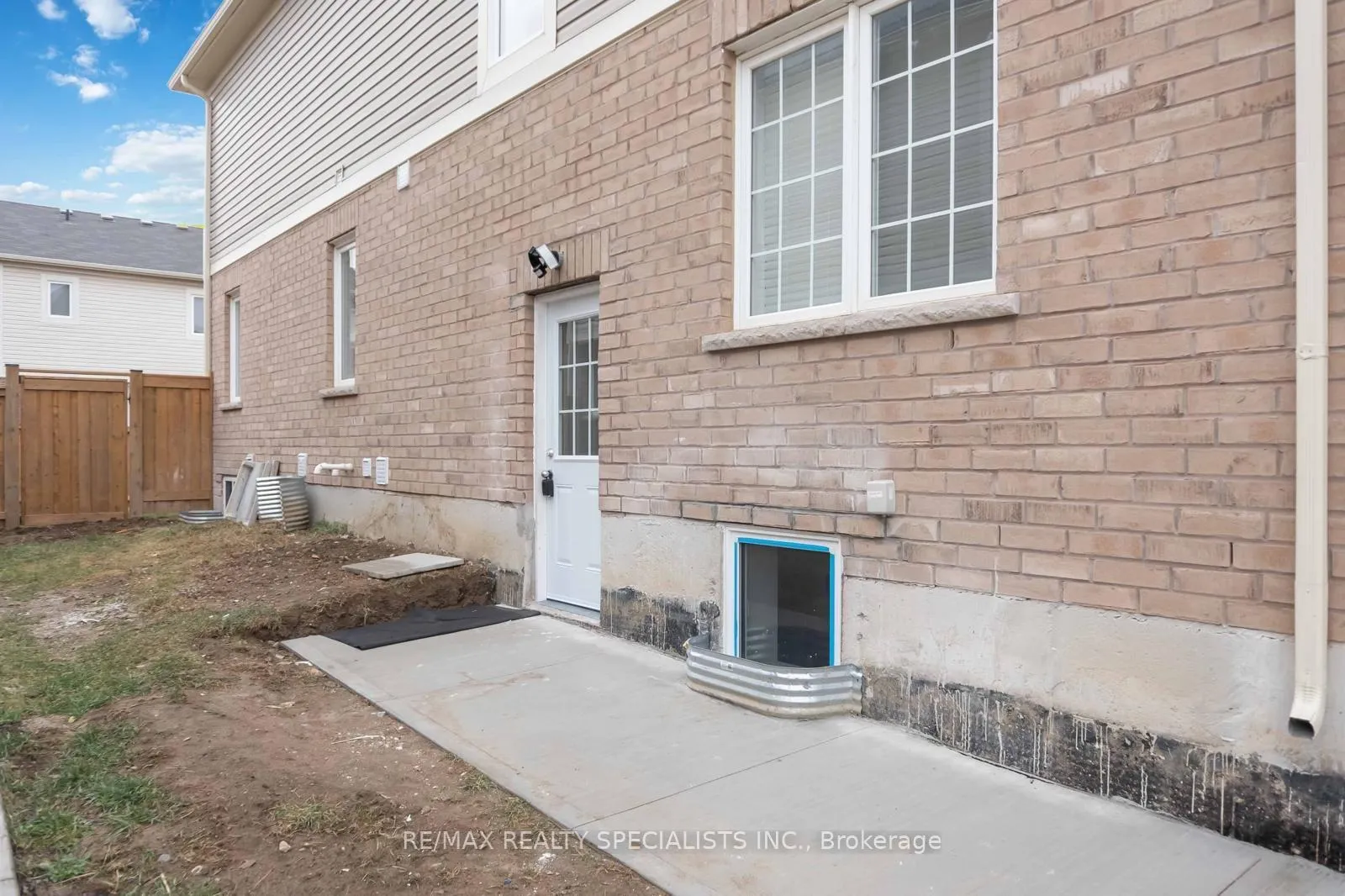 Photo 2 of Unit Bsmt, 98 Benhurst Crescent, Brampton, Northwest Brampton — HOMEH