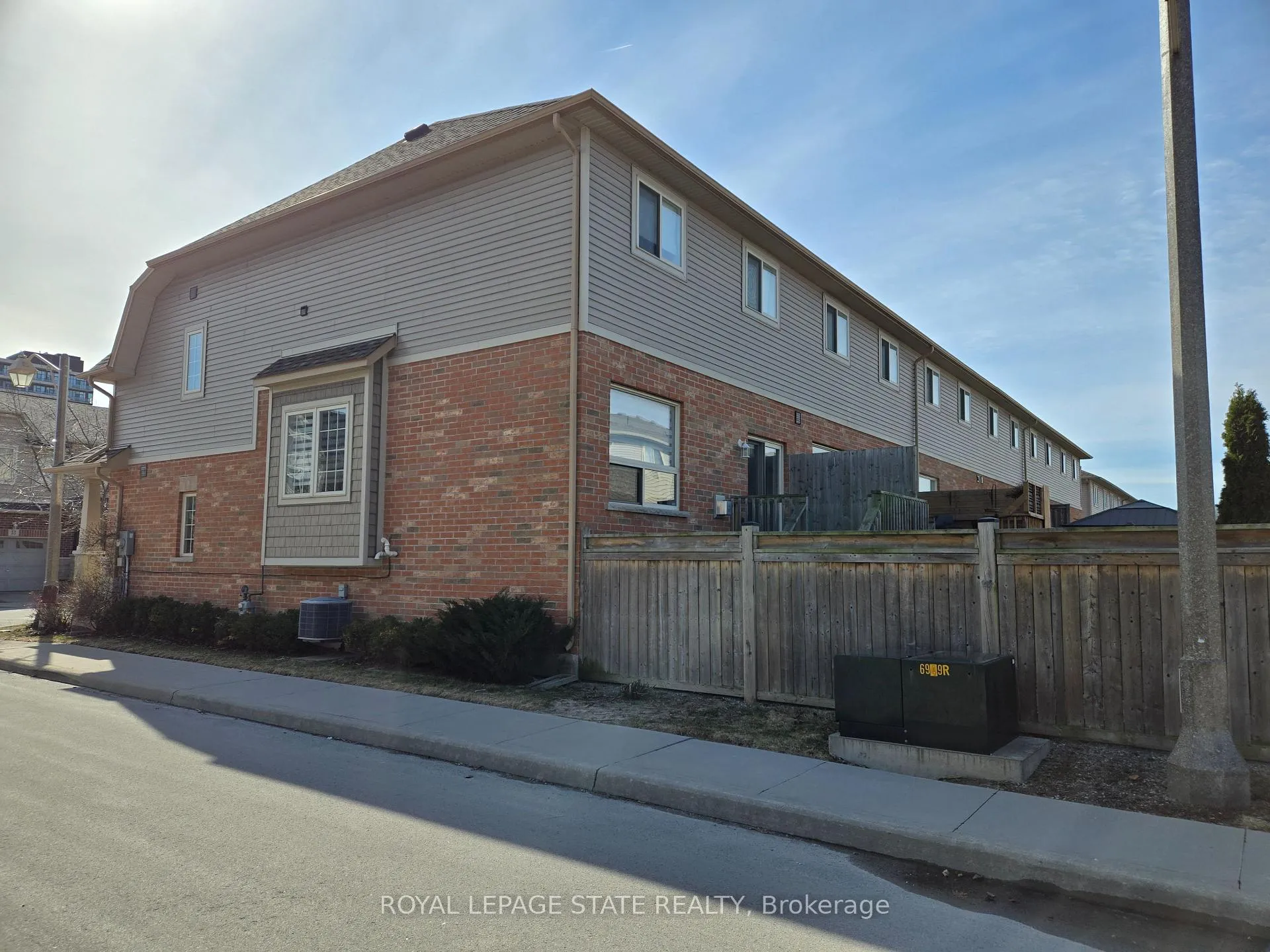 Photo 5 of Unit 54, 8 Lakelawn Road, Grimsby, Grimsby Beach — HOMEH
