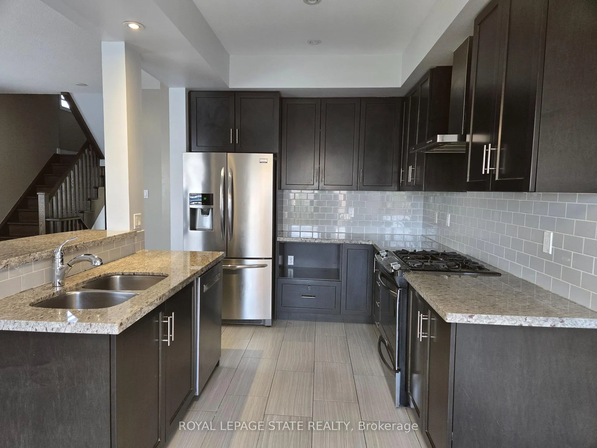 Photo 8 of Unit 54, 8 Lakelawn Road, Grimsby, Grimsby Beach — HOMEH