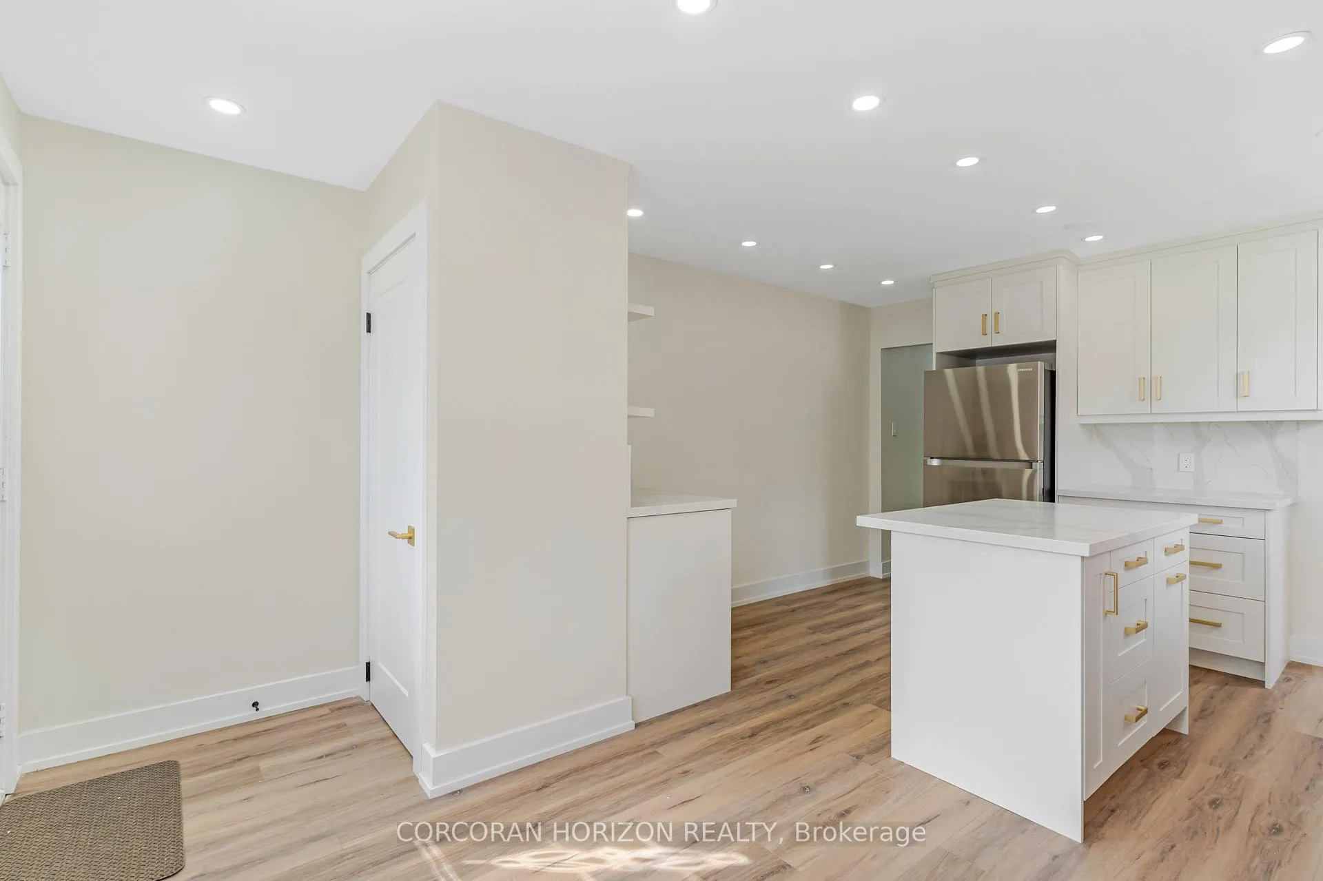 Photo 5 of 844 Stirling Avenue S, Kitchener — HOMEH