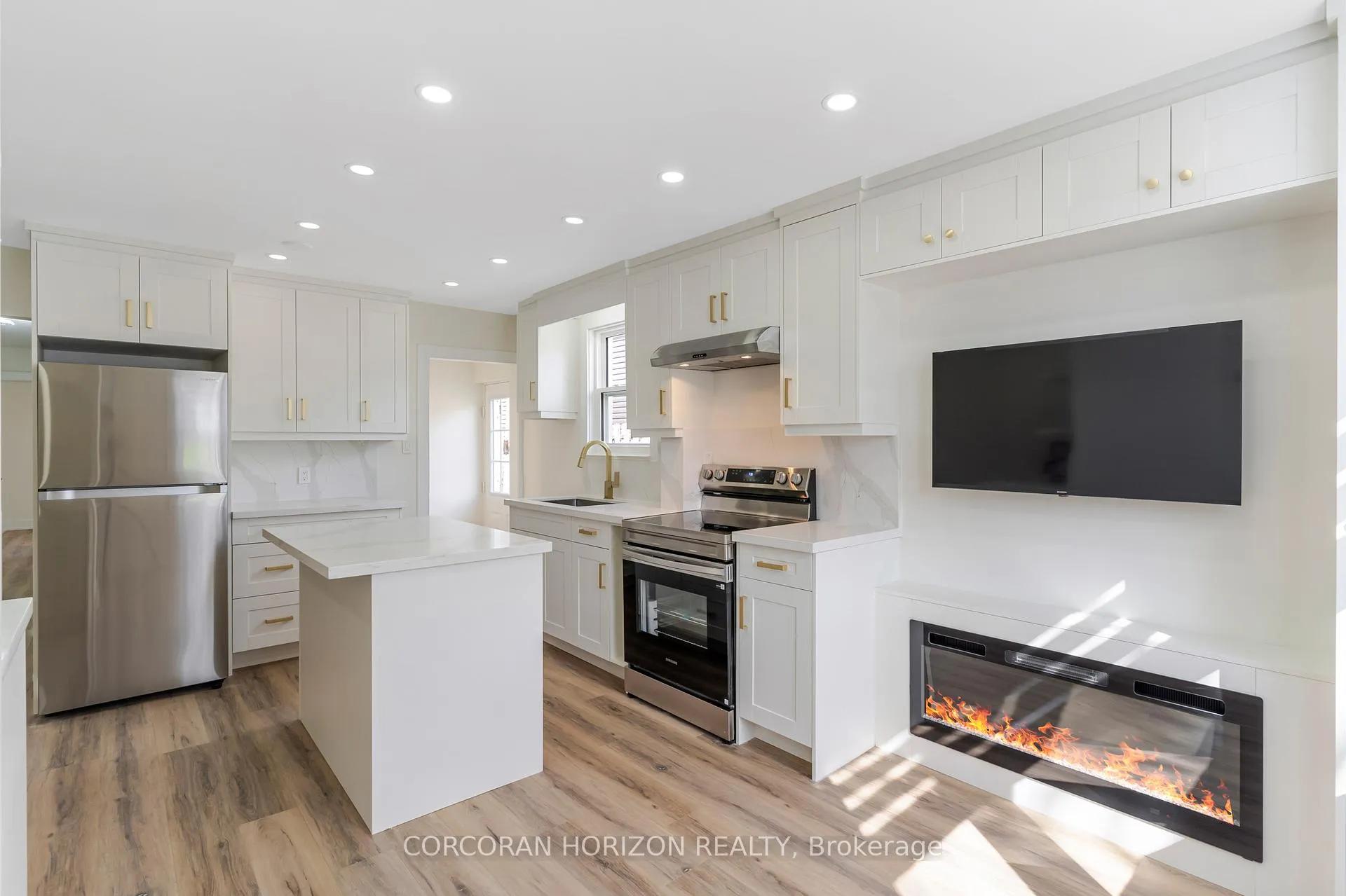 Photo 7 of 844 Stirling Avenue S, Kitchener — HOMEH