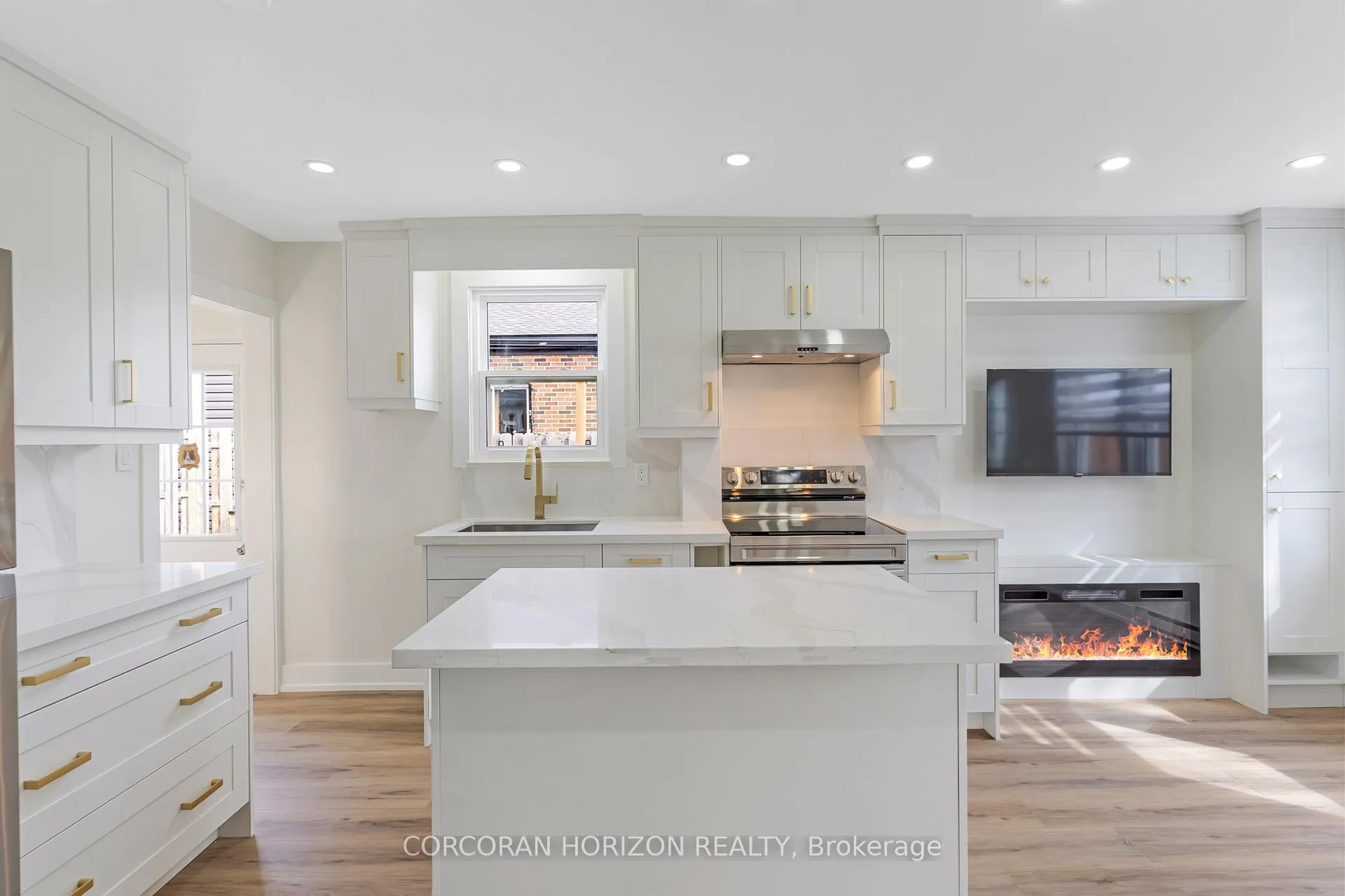 Photo 10 of 844 Stirling Avenue S, Kitchener — HOMEH