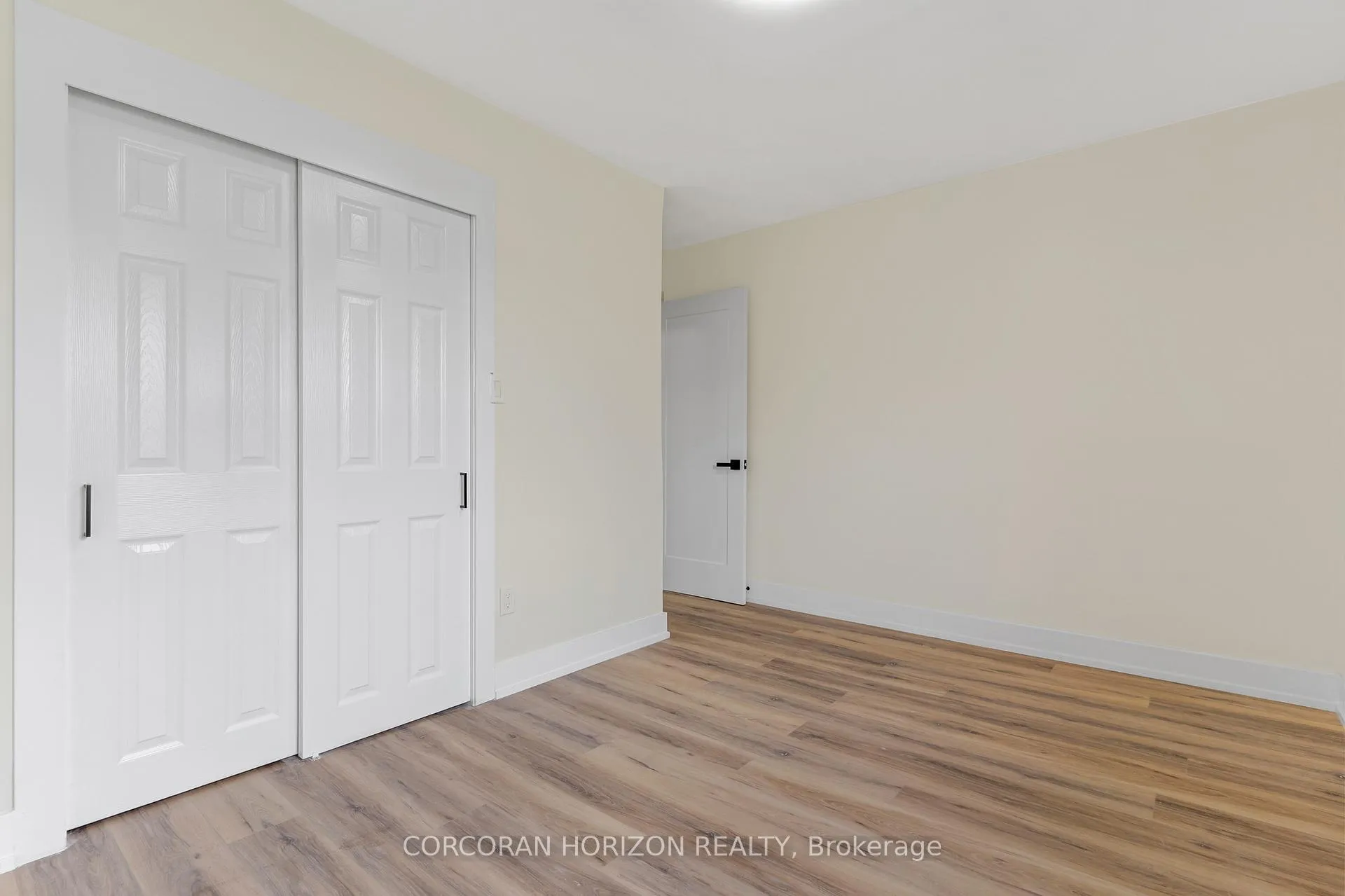 Photo 21 of 844 Stirling Avenue S, Kitchener — HOMEH
