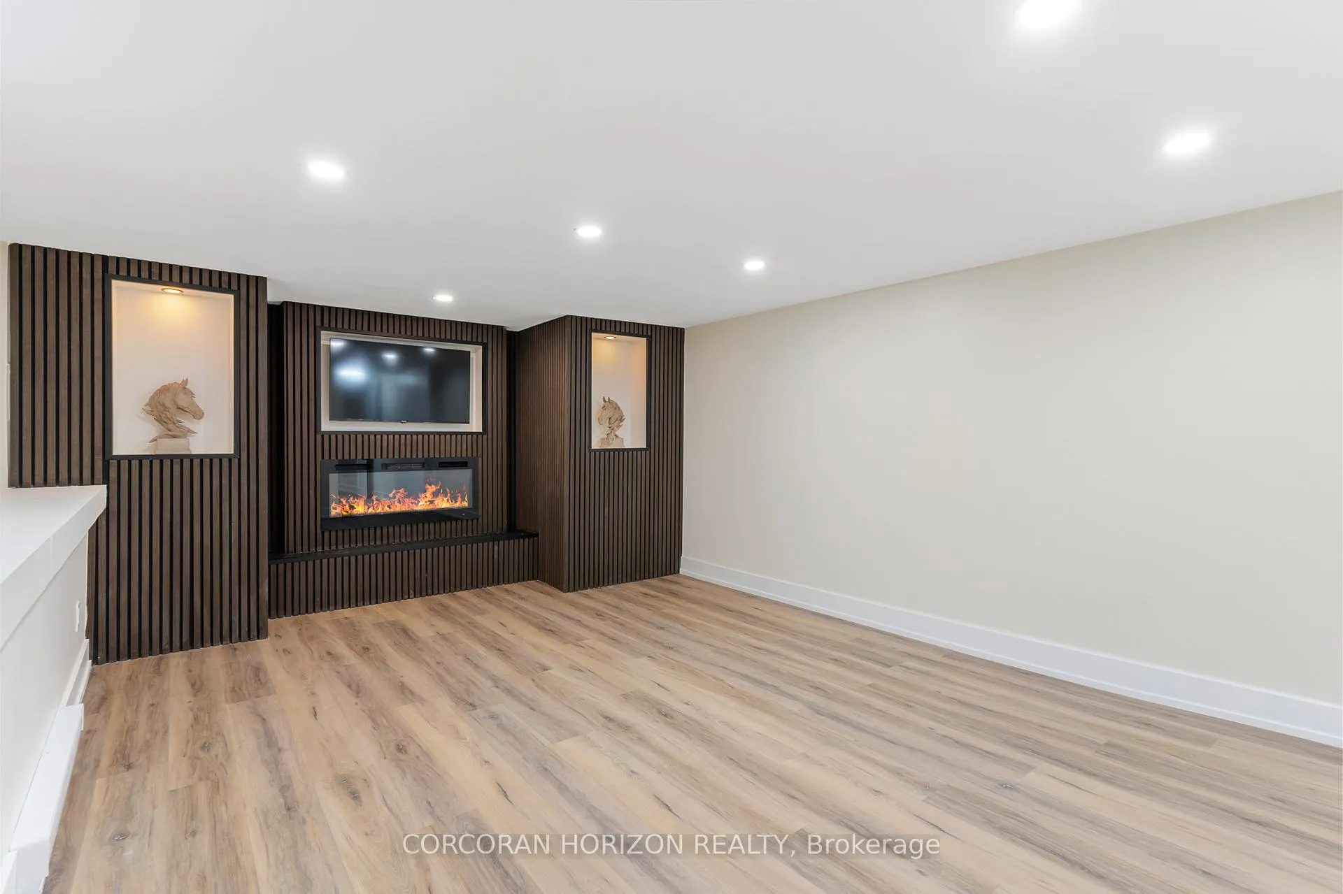 Photo 26 of 844 Stirling Avenue S, Kitchener — HOMEH