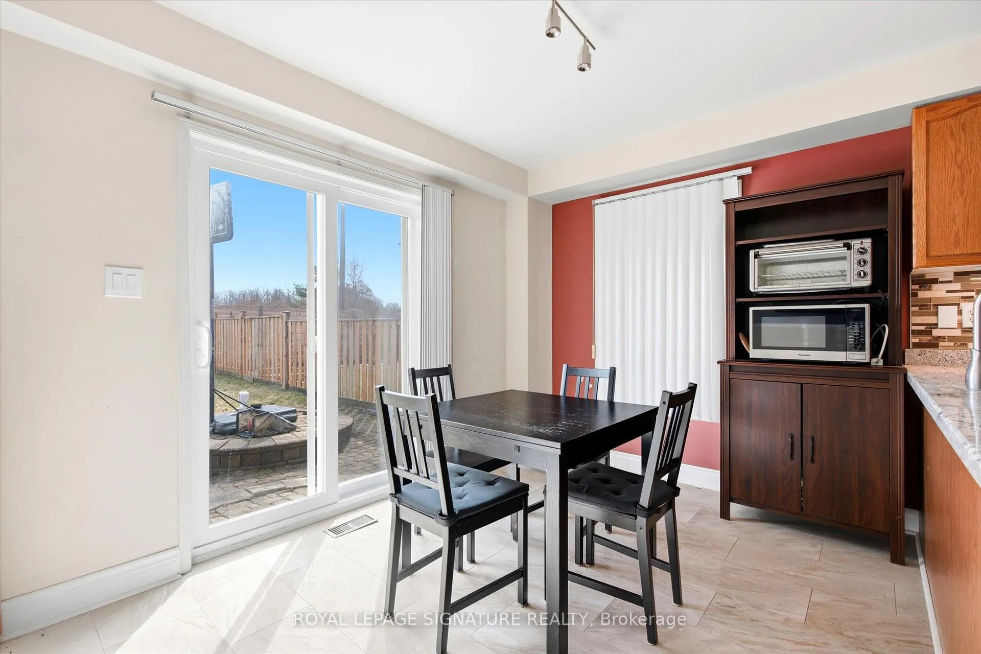 Photo 13 of 85 Vivians Crescent, Brampton, Fletcher's West — HOMEH