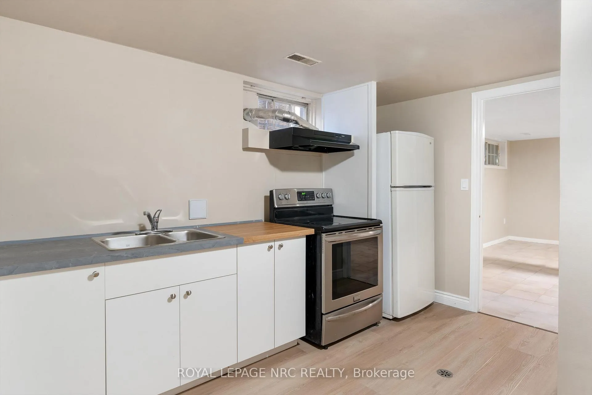 Photo 8 of 21 Chalmers Street, St. Catharines, Facer — HOMEH