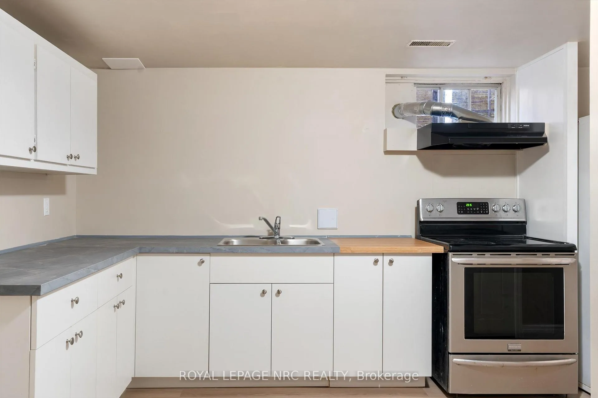 Photo 9 of 21 Chalmers Street, St. Catharines, Facer — HOMEH