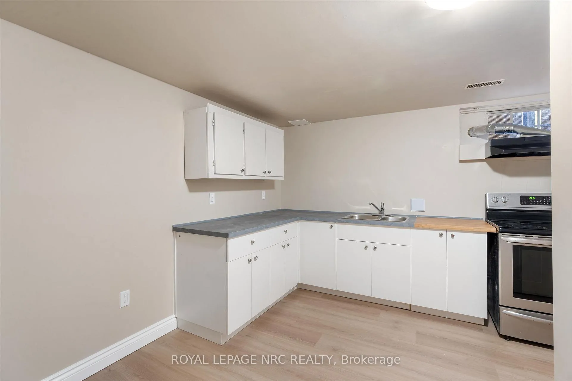 Photo 11 of 21 Chalmers Street, St. Catharines, Facer — HOMEH