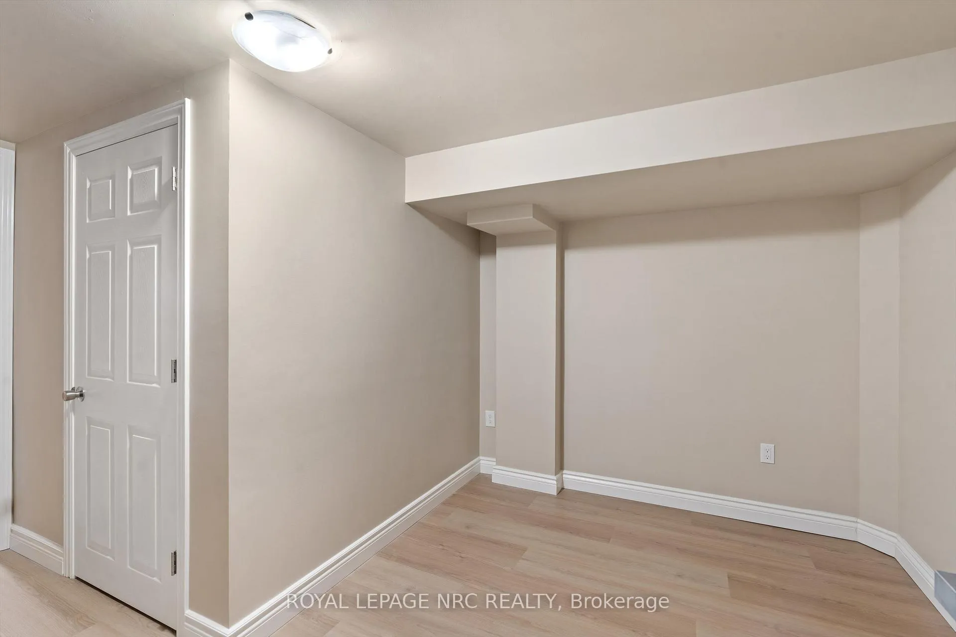 Photo 12 of 21 Chalmers Street, St. Catharines, Facer — HOMEH