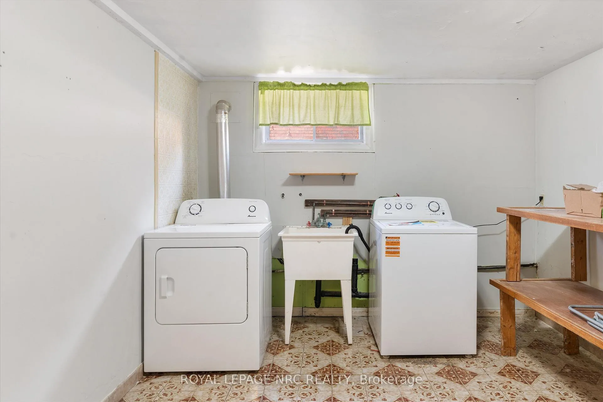 Photo 17 of 21 Chalmers Street, St. Catharines, Facer — HOMEH