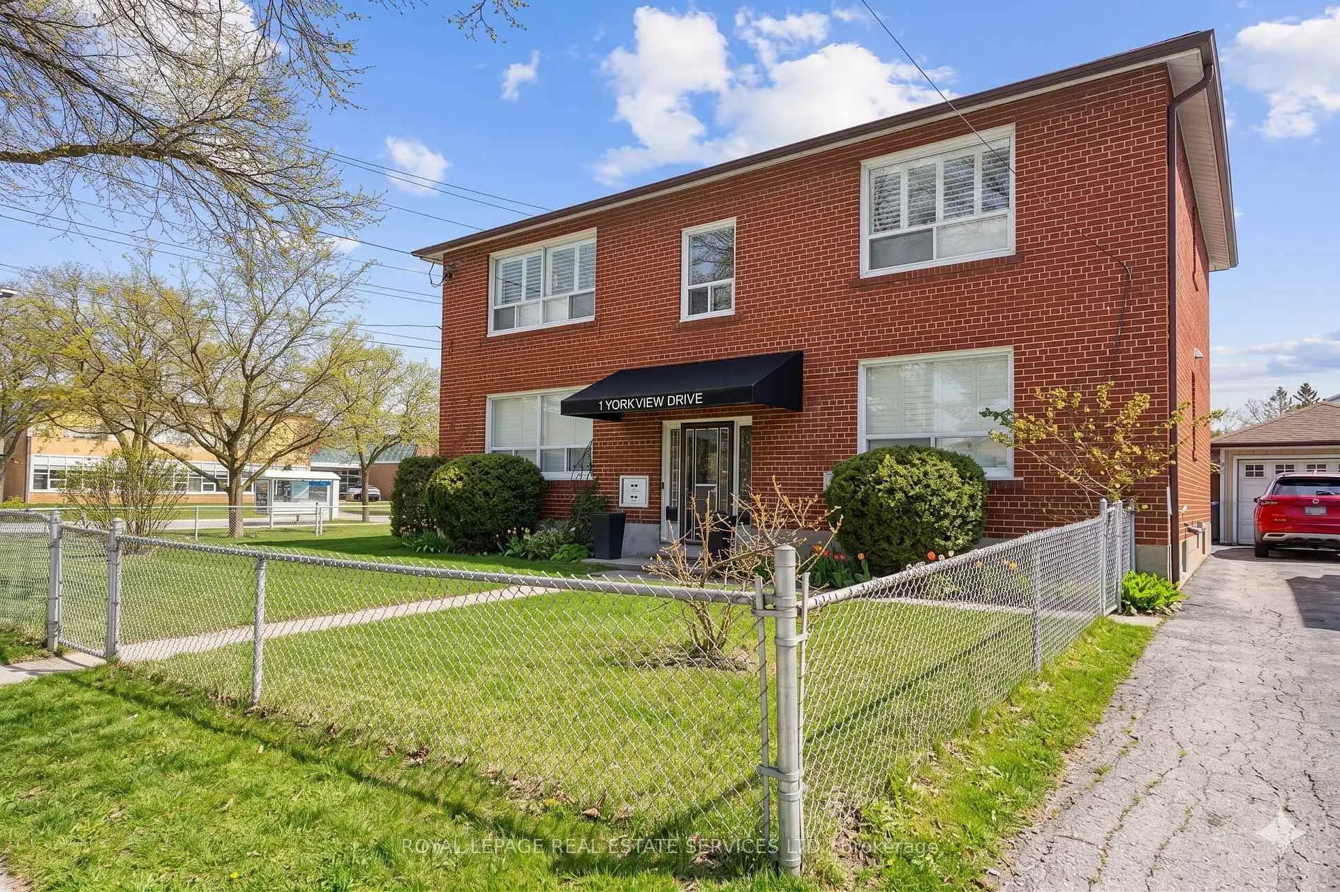 Photo 1 of Unit Suite B, 1 Yorkview Drive, Etobicoke, Stonegate-Queensway — HOMEH