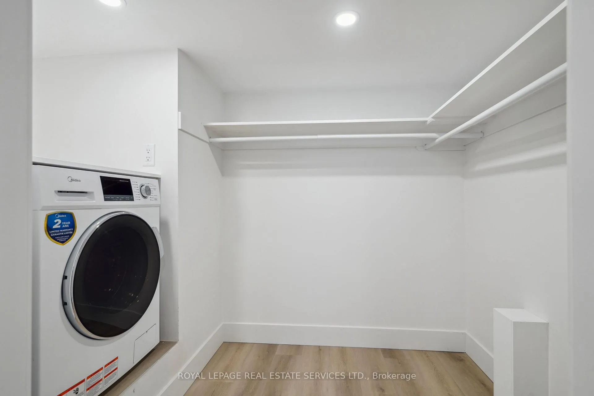 Photo 11 of Unit Suite B, 1 Yorkview Drive, Etobicoke, Stonegate-Queensway — HOMEH