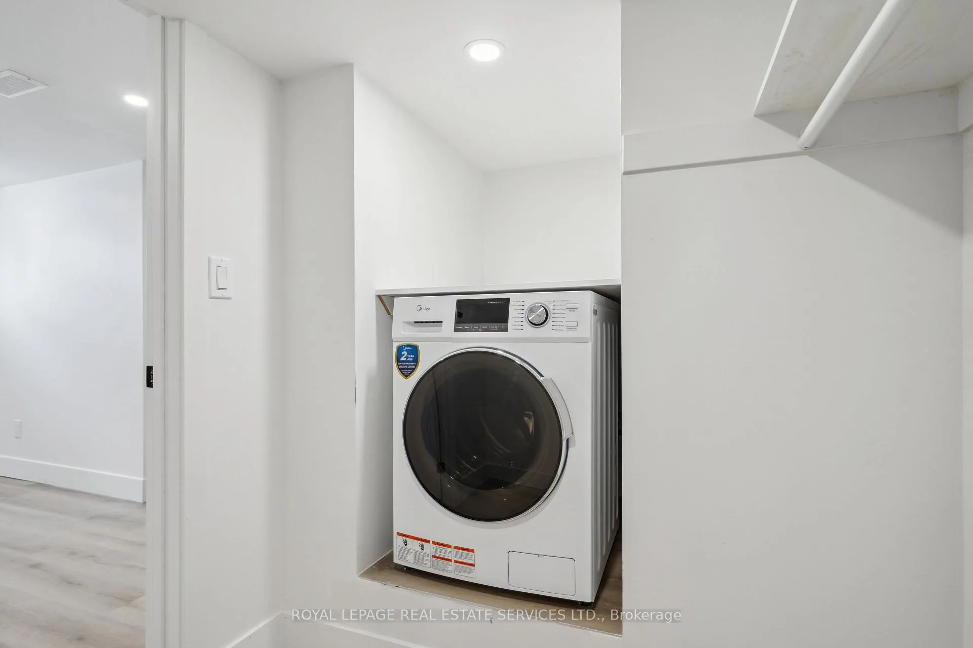 Photo 12 of Unit Suite B, 1 Yorkview Drive, Etobicoke, Stonegate-Queensway — HOMEH