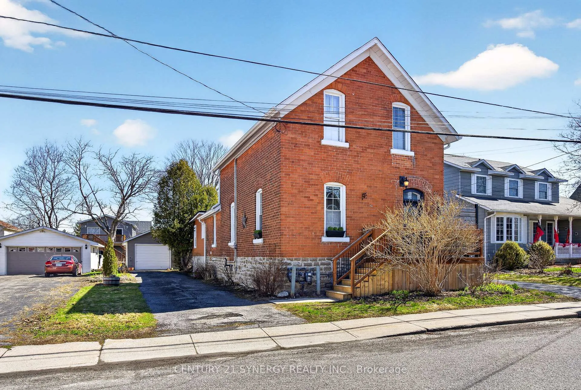 Photo 2 of 33 Napoleon Street, Carleton Place — HOMEH