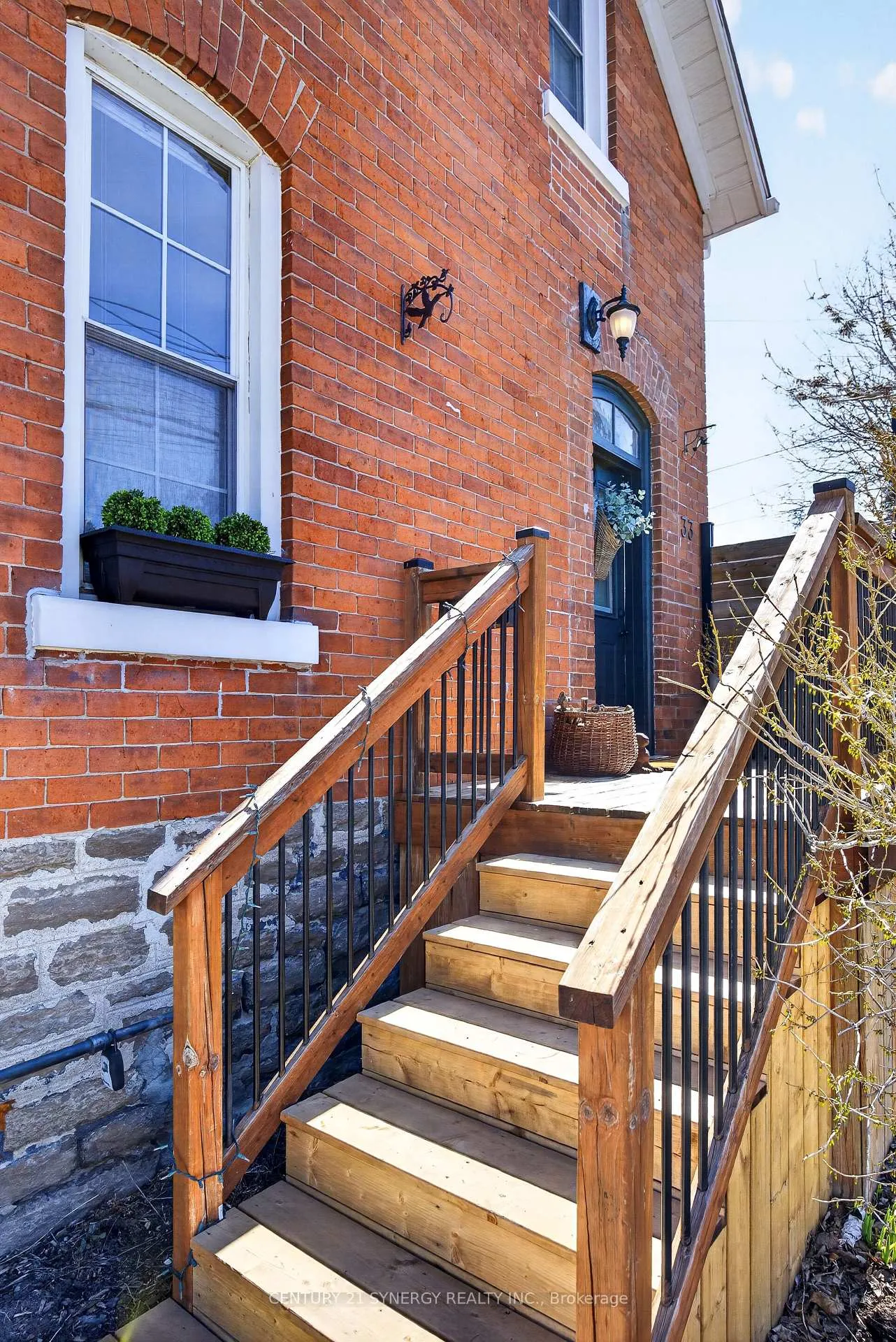 Photo 3 of 33 Napoleon Street, Carleton Place — HOMEH