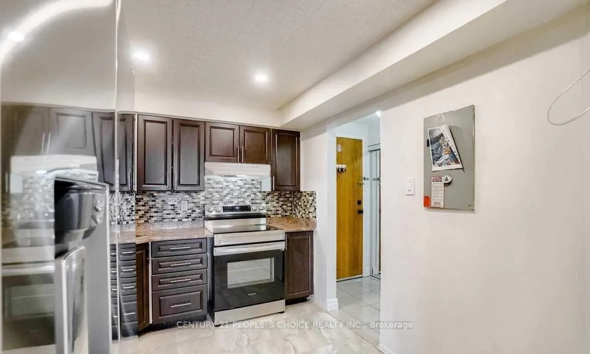 Photo 22 of Unit 411, 41 Markbrook Lane, Etobicoke, Mount Olive-Silverstone-Jamestown — HOMEH