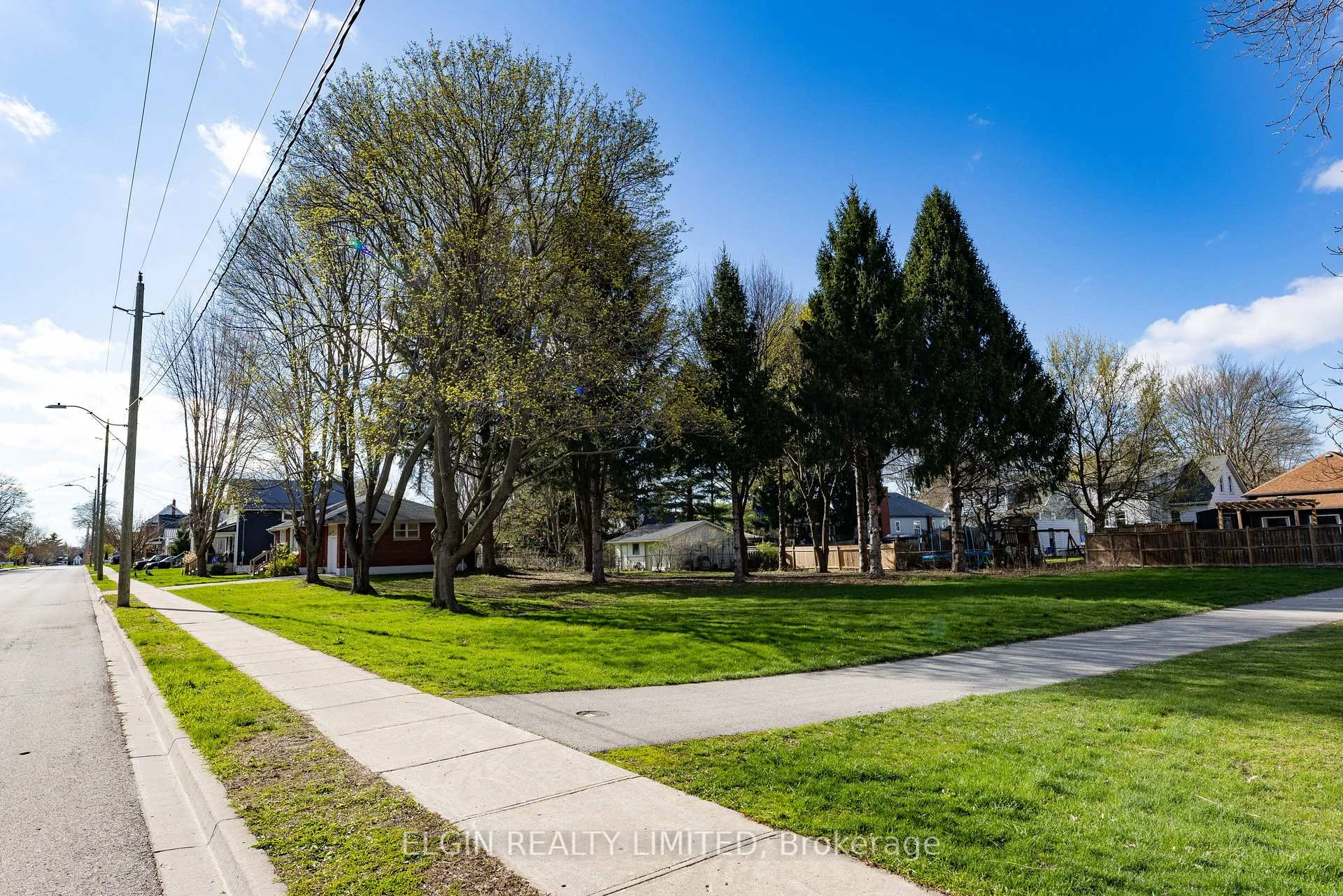 Photo 8 of 94 Chestnut Street, St. Thomas — HOMEH