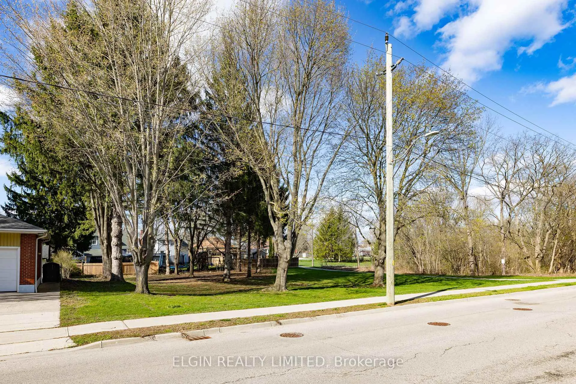 Photo 9 of 94 Chestnut Street, St. Thomas — HOMEH