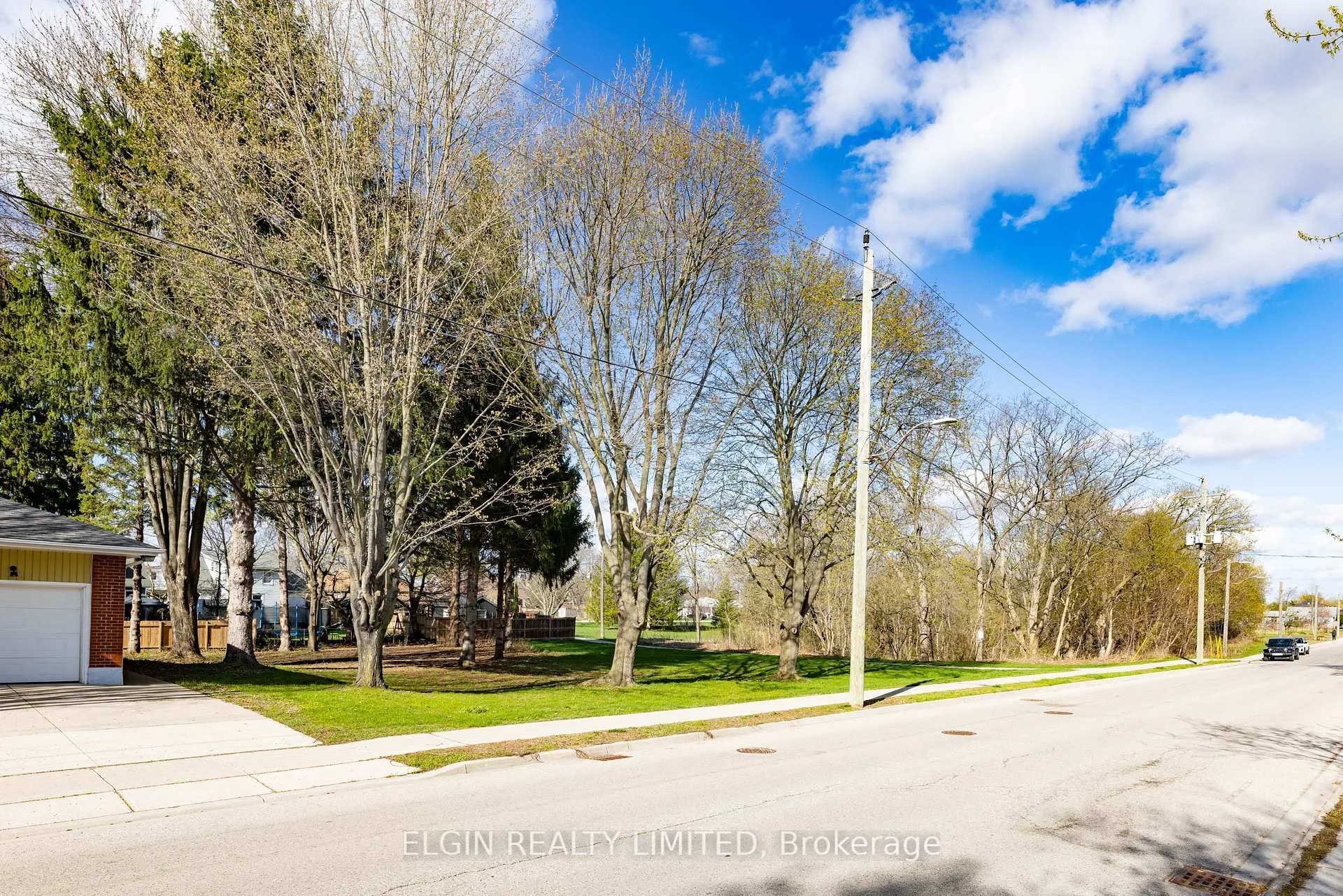 Photo 10 of 94 Chestnut Street, St. Thomas — HOMEH