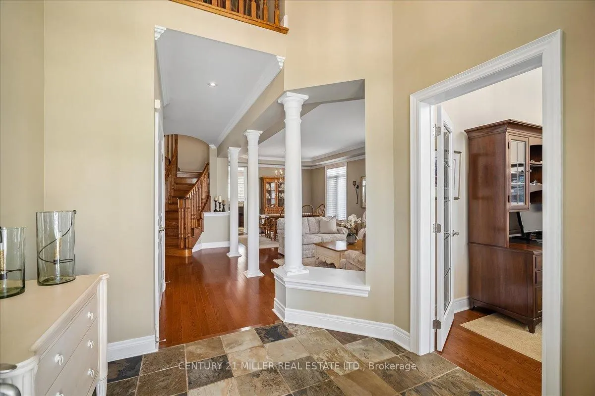 Photo 3 of 3400 Liptay Avenue, Oakville, Bronte Creek — HOMEH