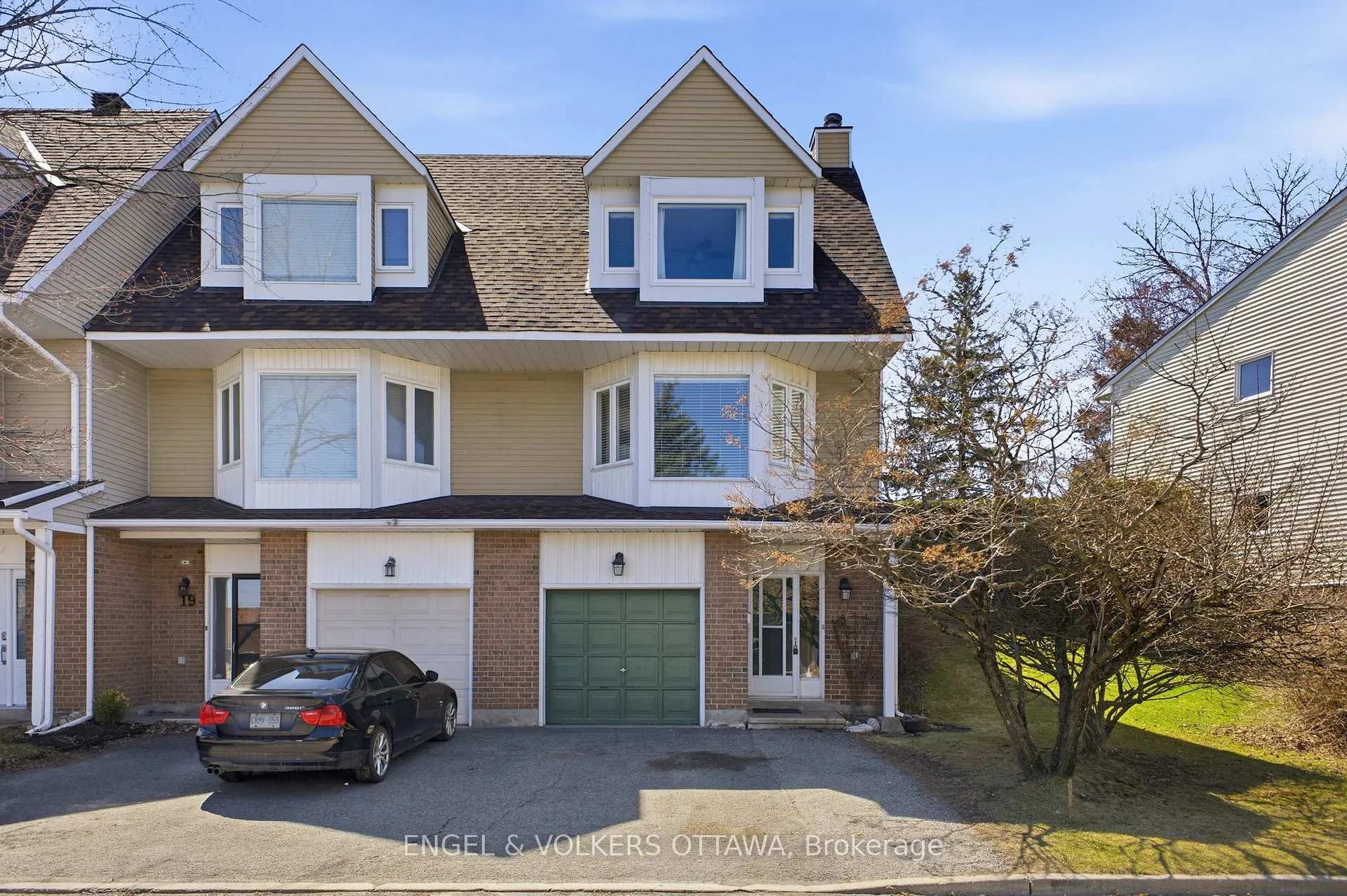 Photo 1 of 17 Durbin Court, Ottawa, Kanata - Katimavik — HOMEH
