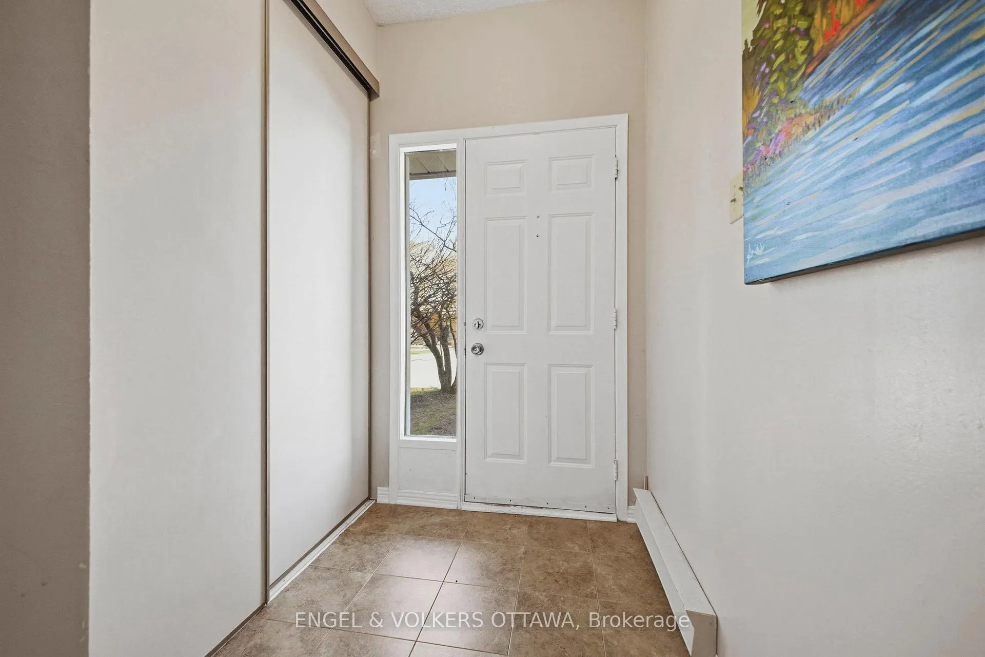 Photo 2 of 17 Durbin Court, Ottawa, Kanata - Katimavik — HOMEH