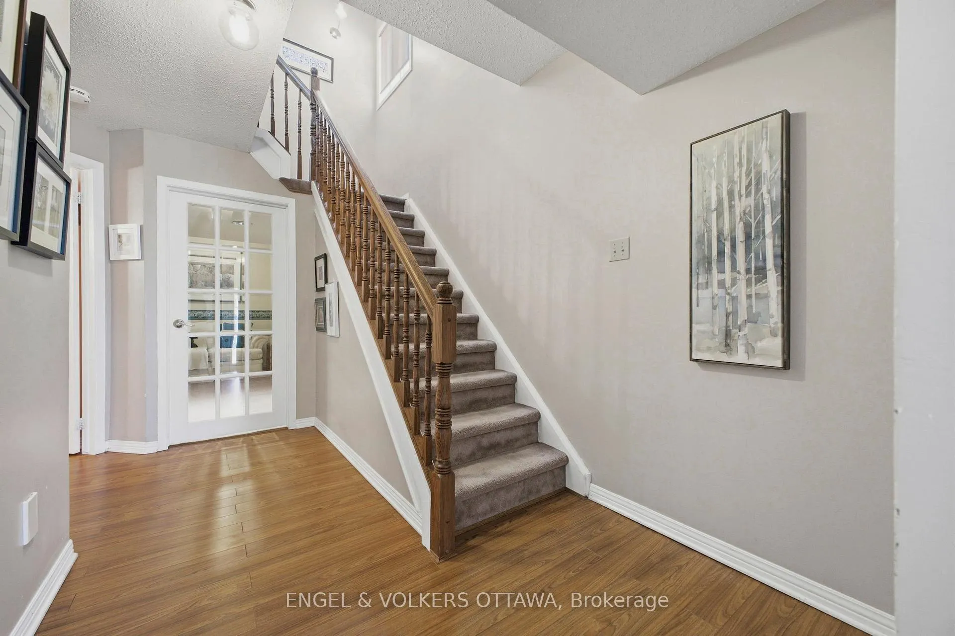 Photo 3 of 17 Durbin Court, Ottawa, Kanata - Katimavik — HOMEH