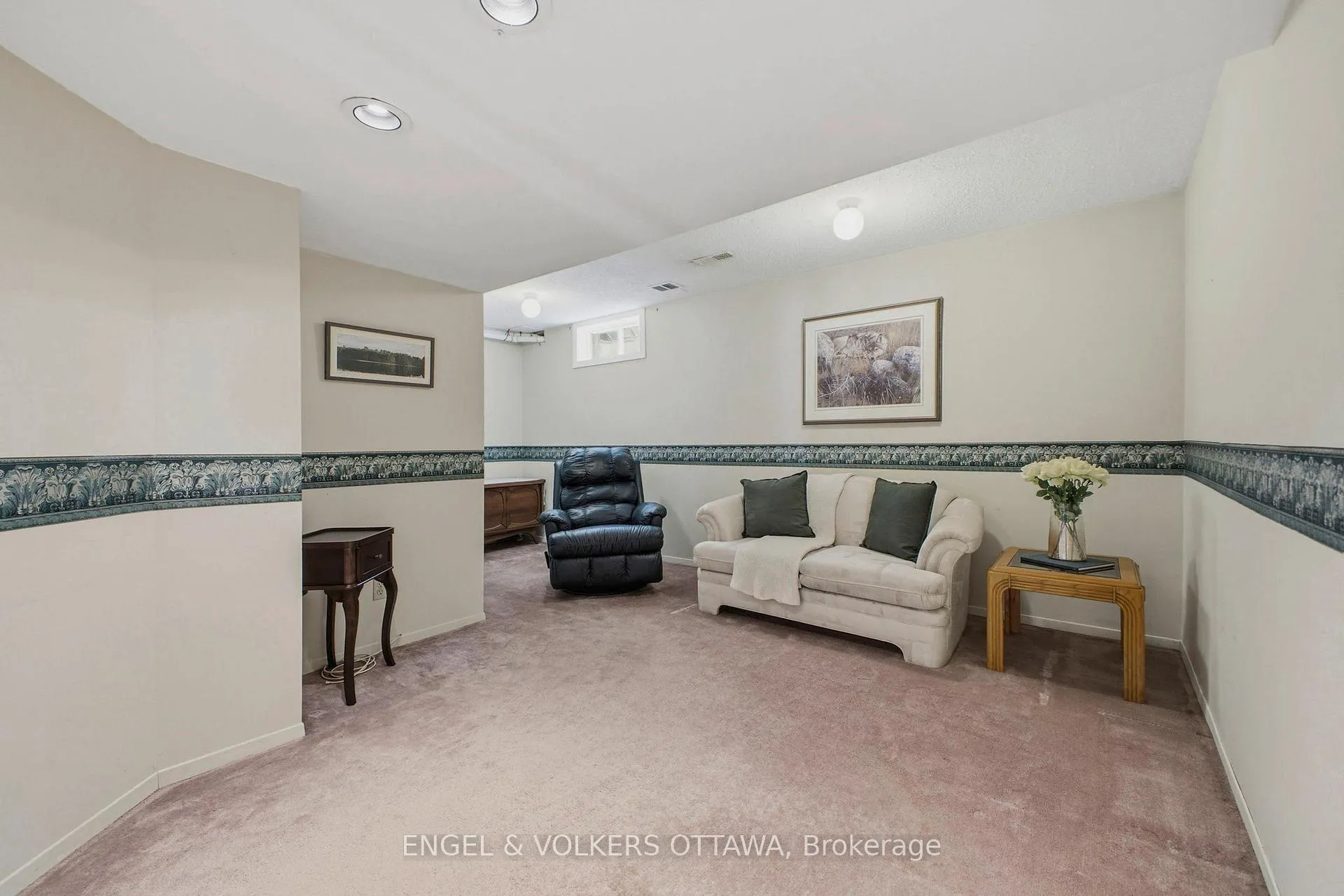 Photo 5 of 17 Durbin Court, Ottawa, Kanata - Katimavik — HOMEH