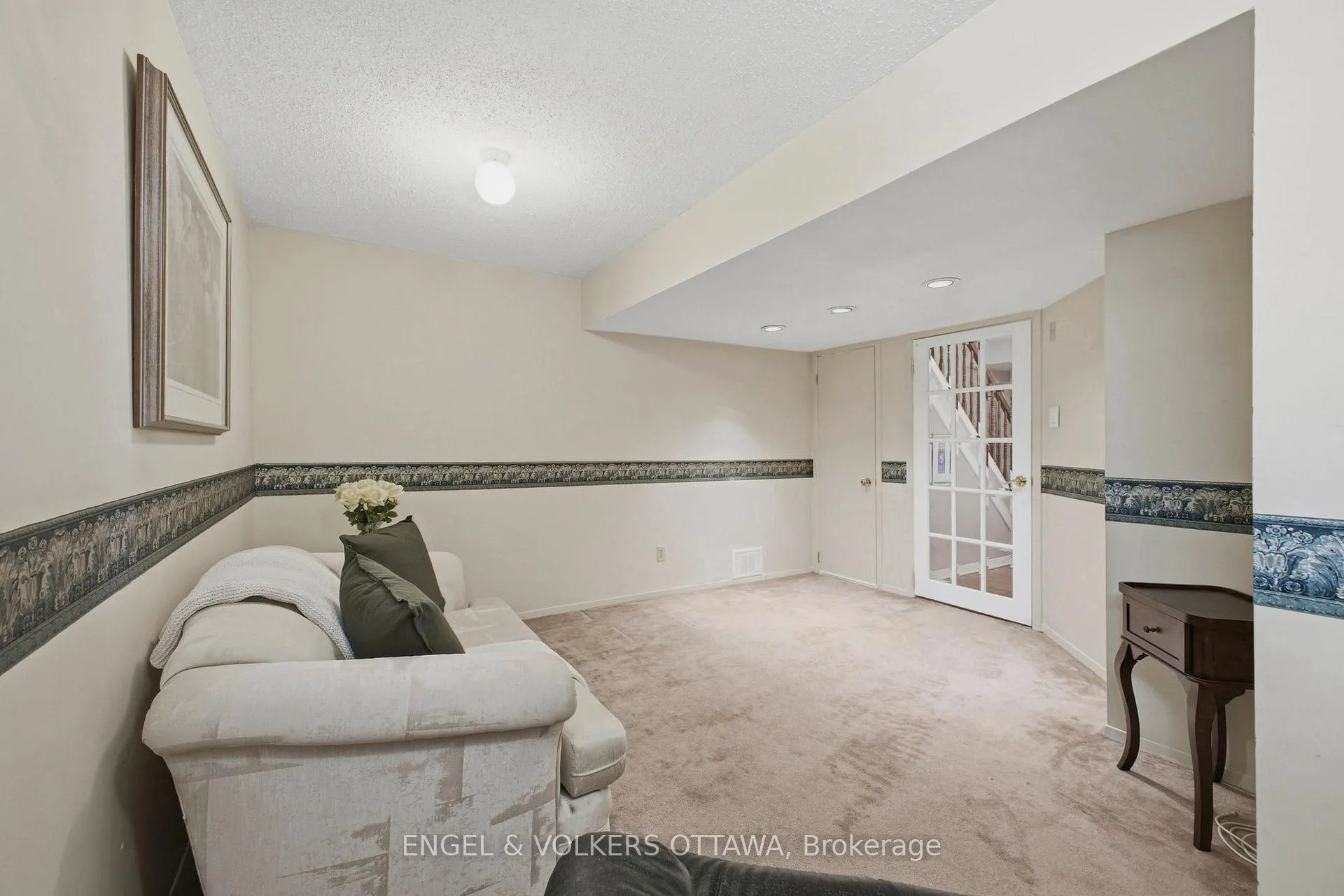 Photo 6 of 17 Durbin Court, Ottawa, Kanata - Katimavik — HOMEH
