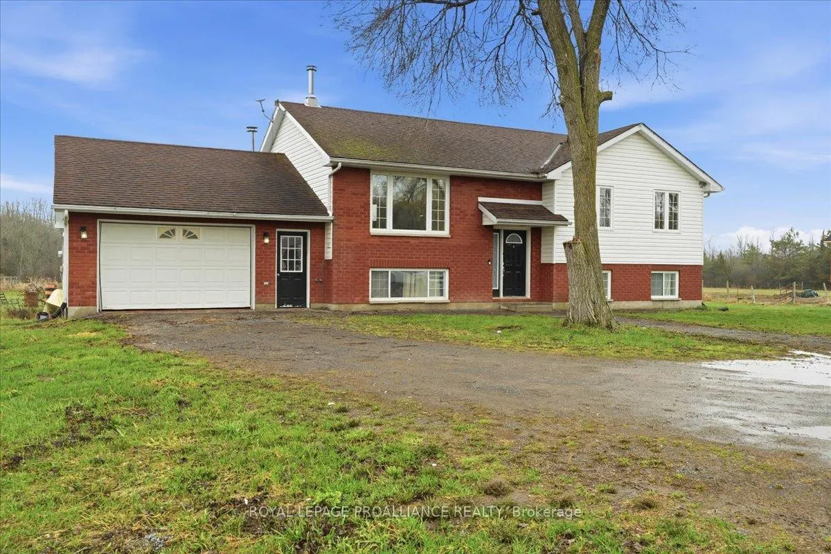 Photo 2 of 1530 Blessington Road, Belleville, Thurlow Ward — HOMEH