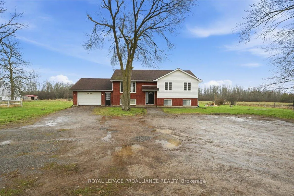 Photo 3 of 1530 Blessington Road, Belleville, Thurlow Ward — HOMEH