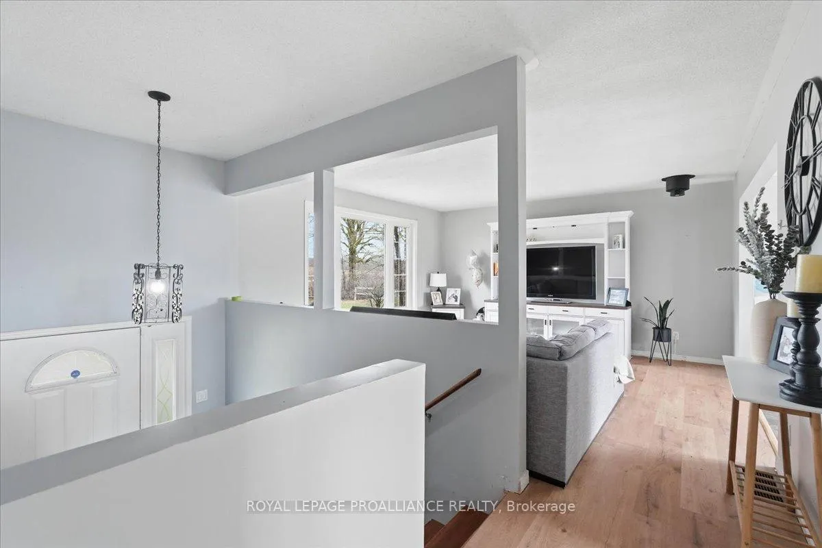 Photo 4 of 1530 Blessington Road, Belleville, Thurlow Ward — HOMEH