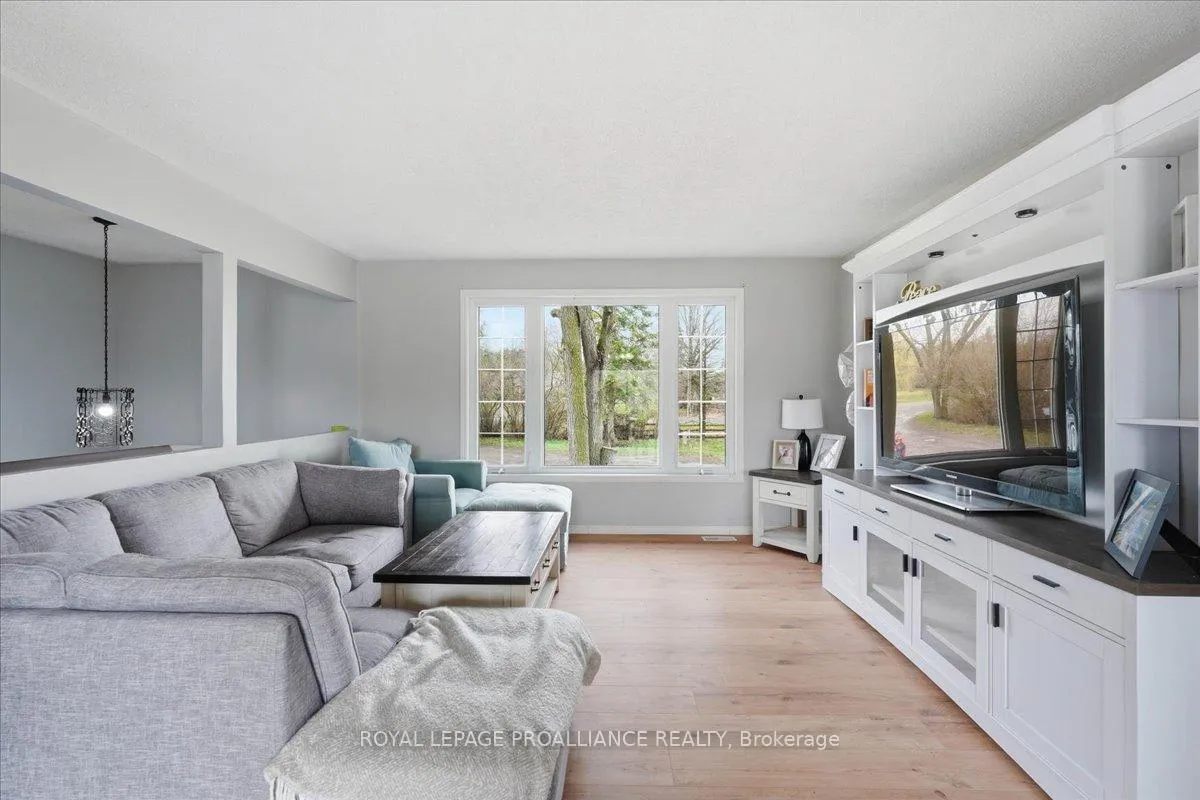 Photo 6 of 1530 Blessington Road, Belleville, Thurlow Ward — HOMEH