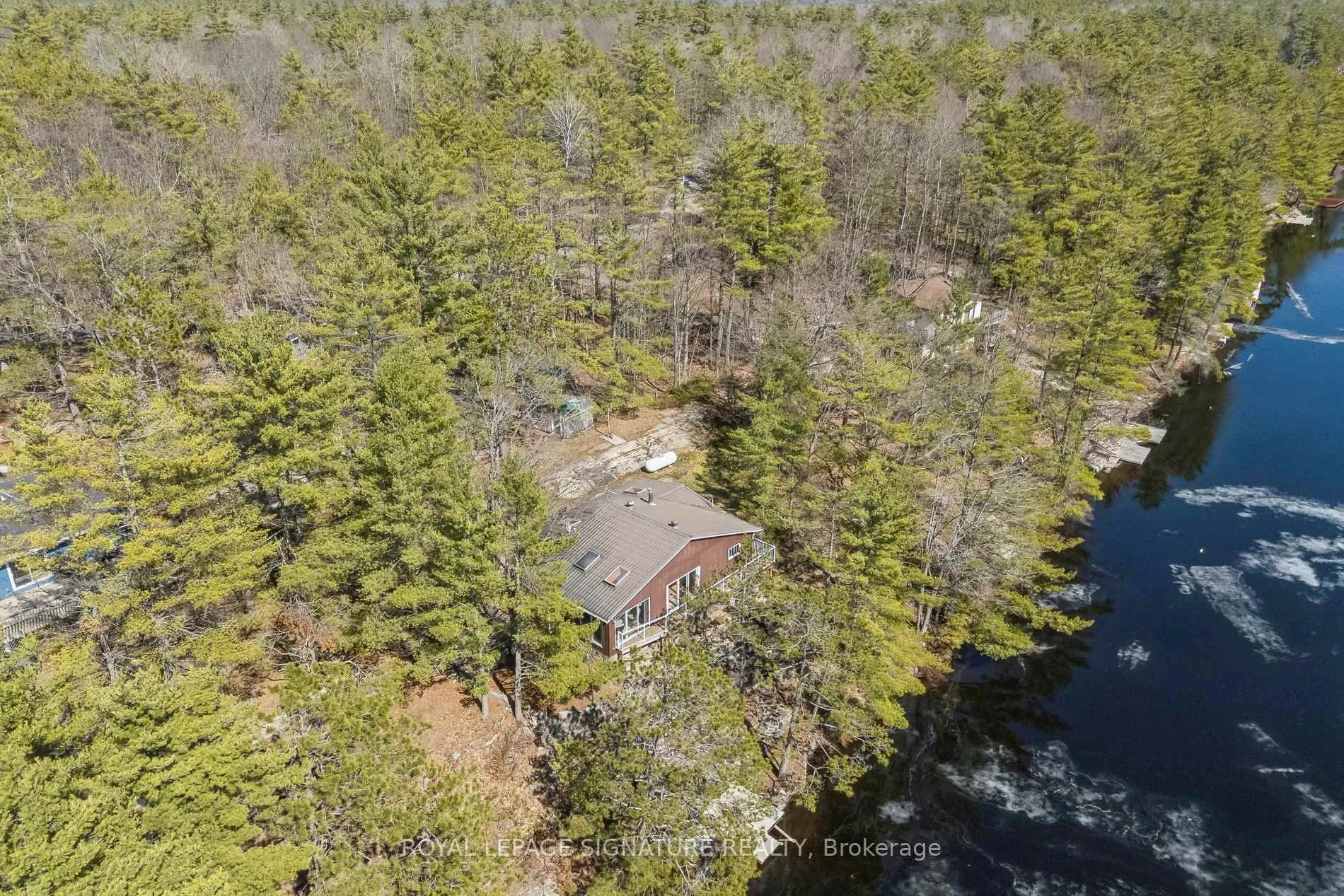 Photo 2 of 18 Loon Lake Road N, Gravenhurst, Muskoka (S) — HOMEH