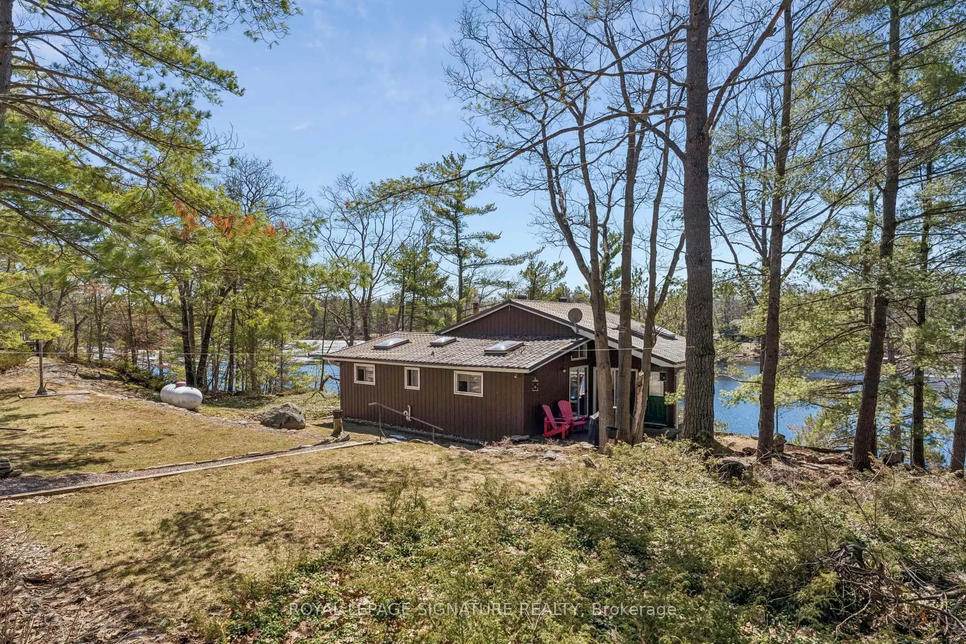 Photo 4 of 18 Loon Lake Road N, Gravenhurst, Muskoka (S) — HOMEH