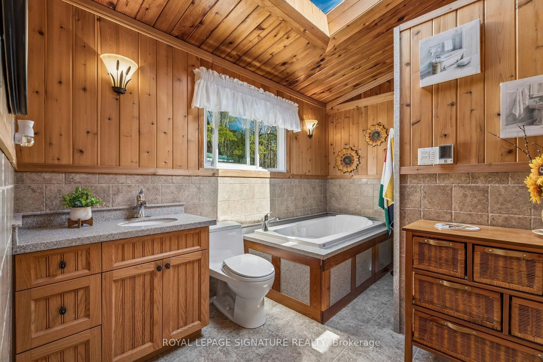 Photo 25 of 18 Loon Lake Road N, Gravenhurst, Muskoka (S) — HOMEH