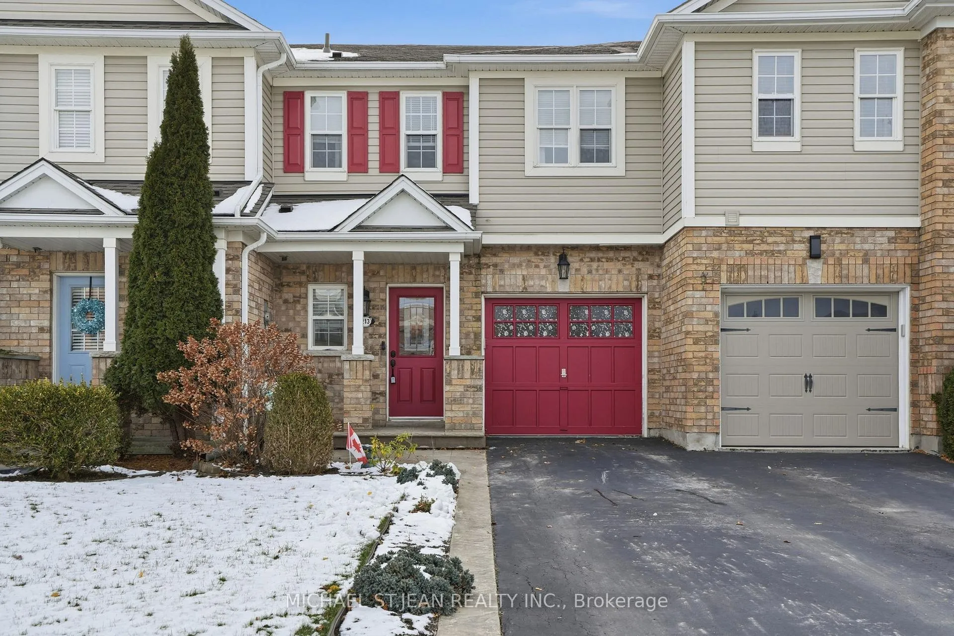 Photo 2 of 213 Windwood Drive, Hamilton, Binbrook — HOMEH