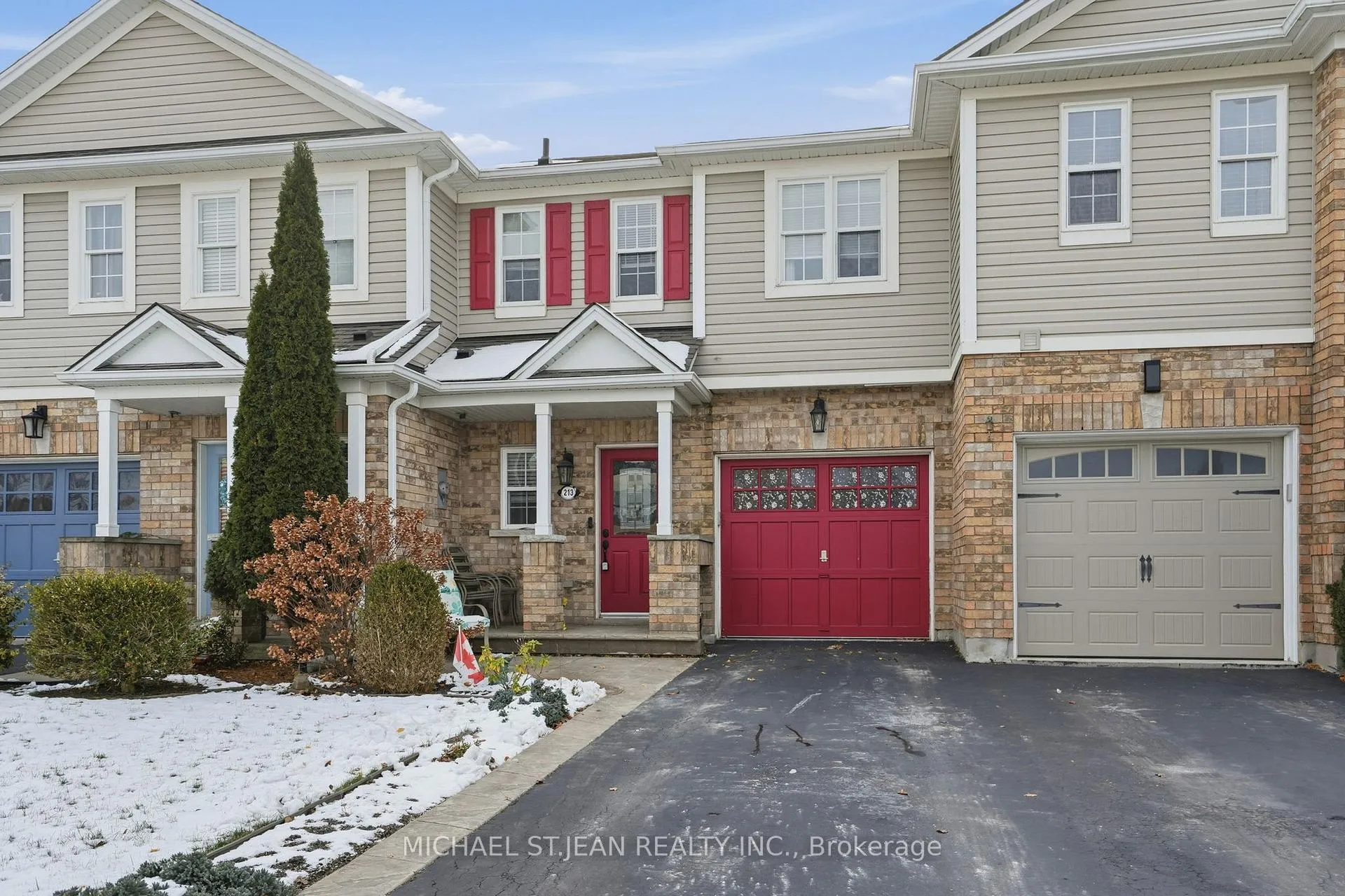 Photo 3 of 213 Windwood Drive, Hamilton, Binbrook — HOMEH