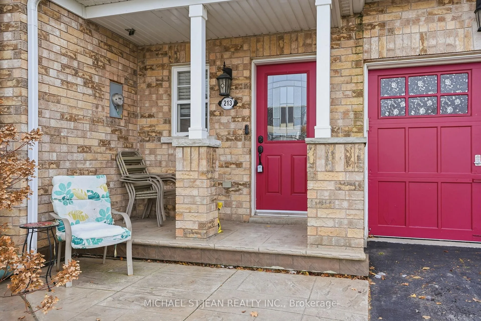 Photo 4 of 213 Windwood Drive, Hamilton, Binbrook — HOMEH