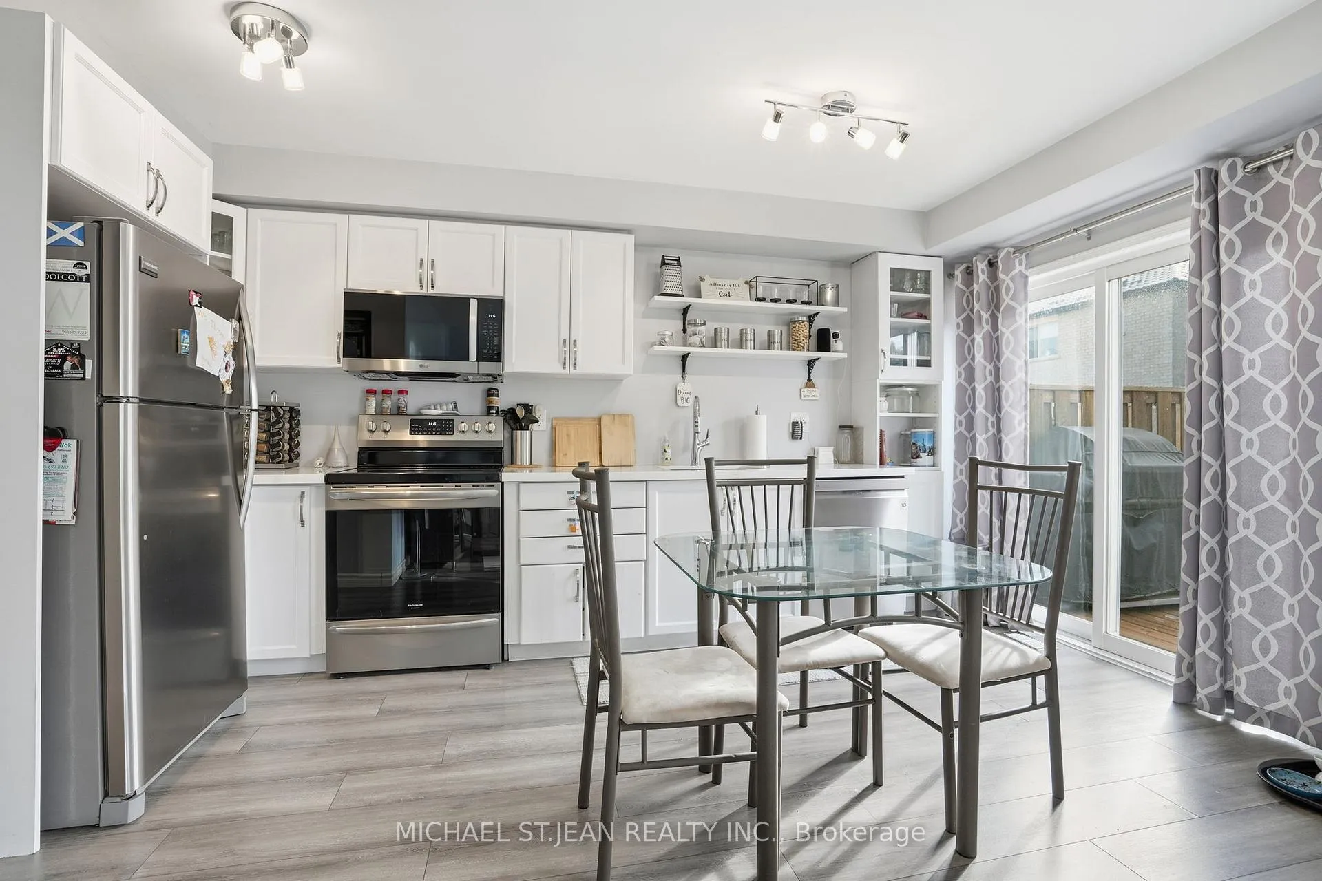 Photo 9 of 213 Windwood Drive, Hamilton, Binbrook — HOMEH