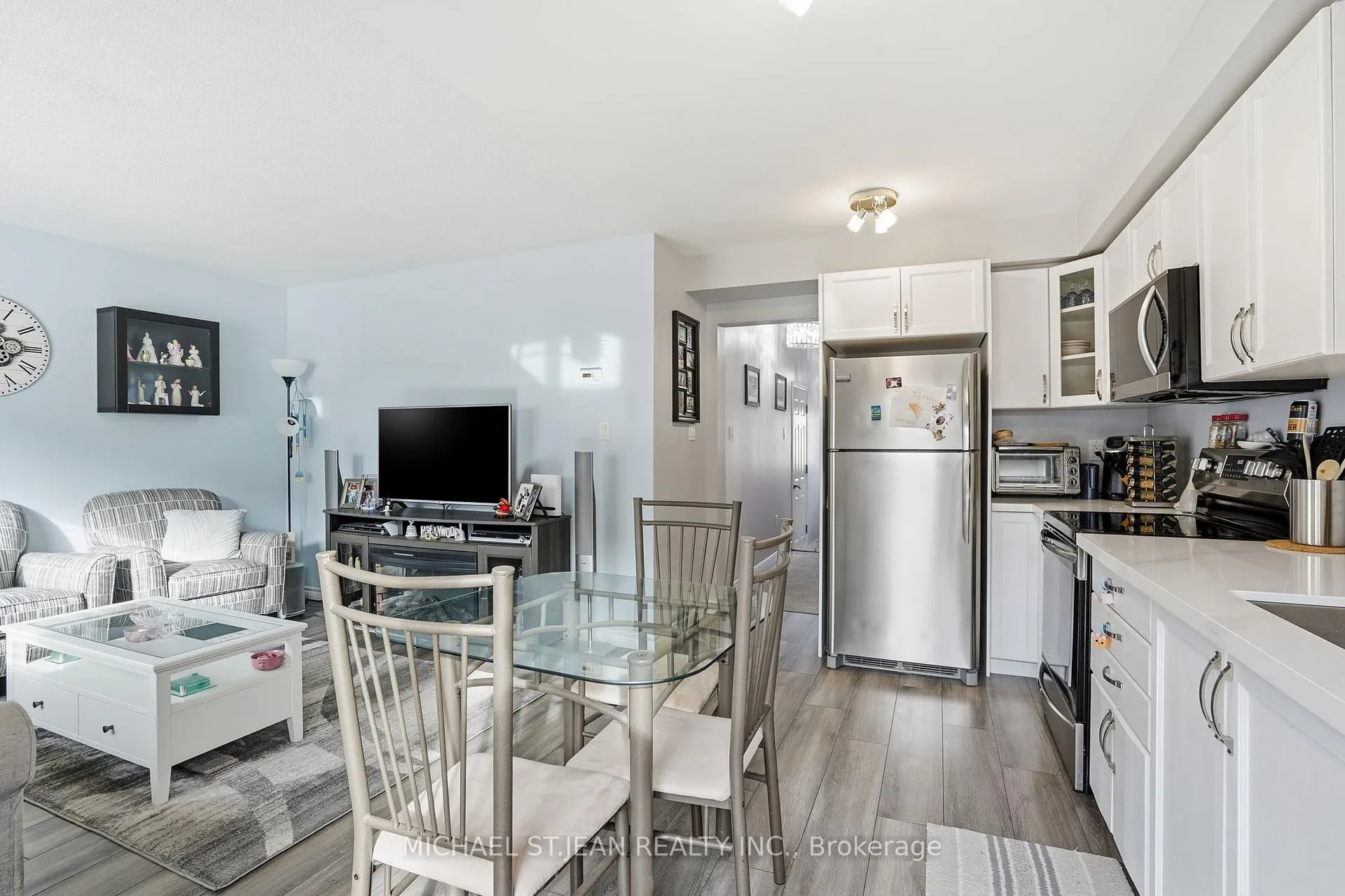 Photo 12 of 213 Windwood Drive, Hamilton, Binbrook — HOMEH