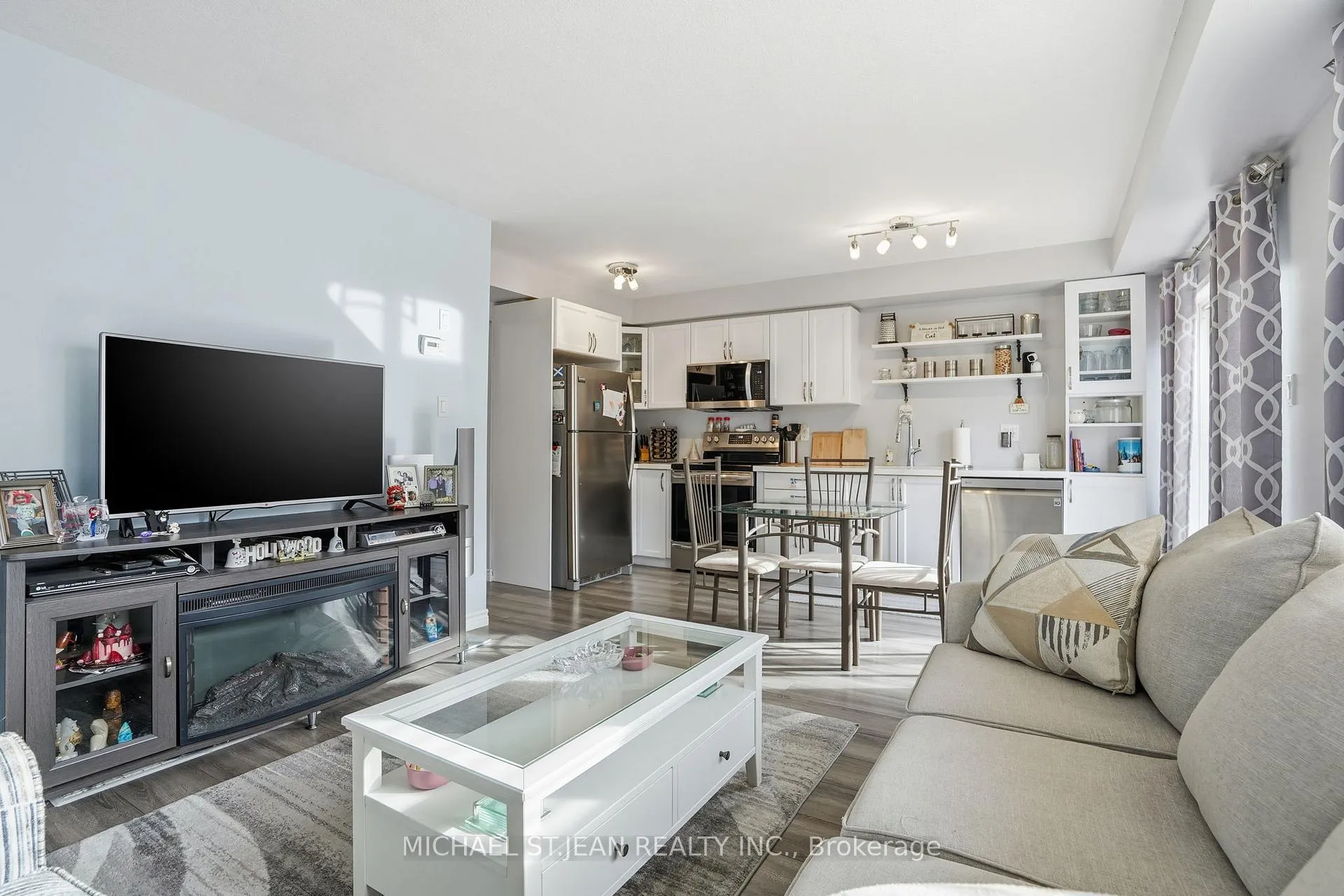 Photo 17 of 213 Windwood Drive, Hamilton, Binbrook — HOMEH