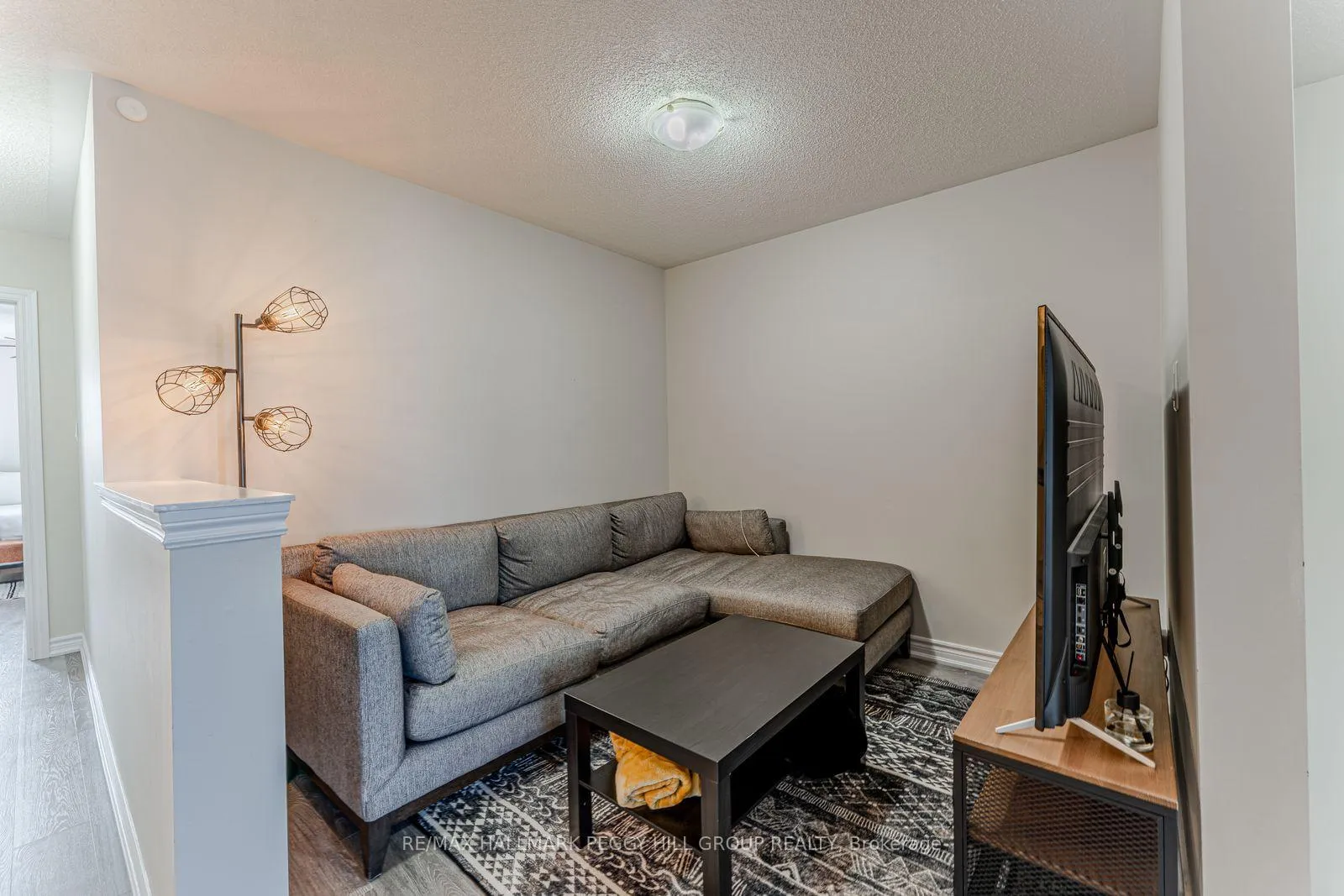 Photo 6 of 1226 Peelar Crescent, Innisfil, Lefroy — HOMEH