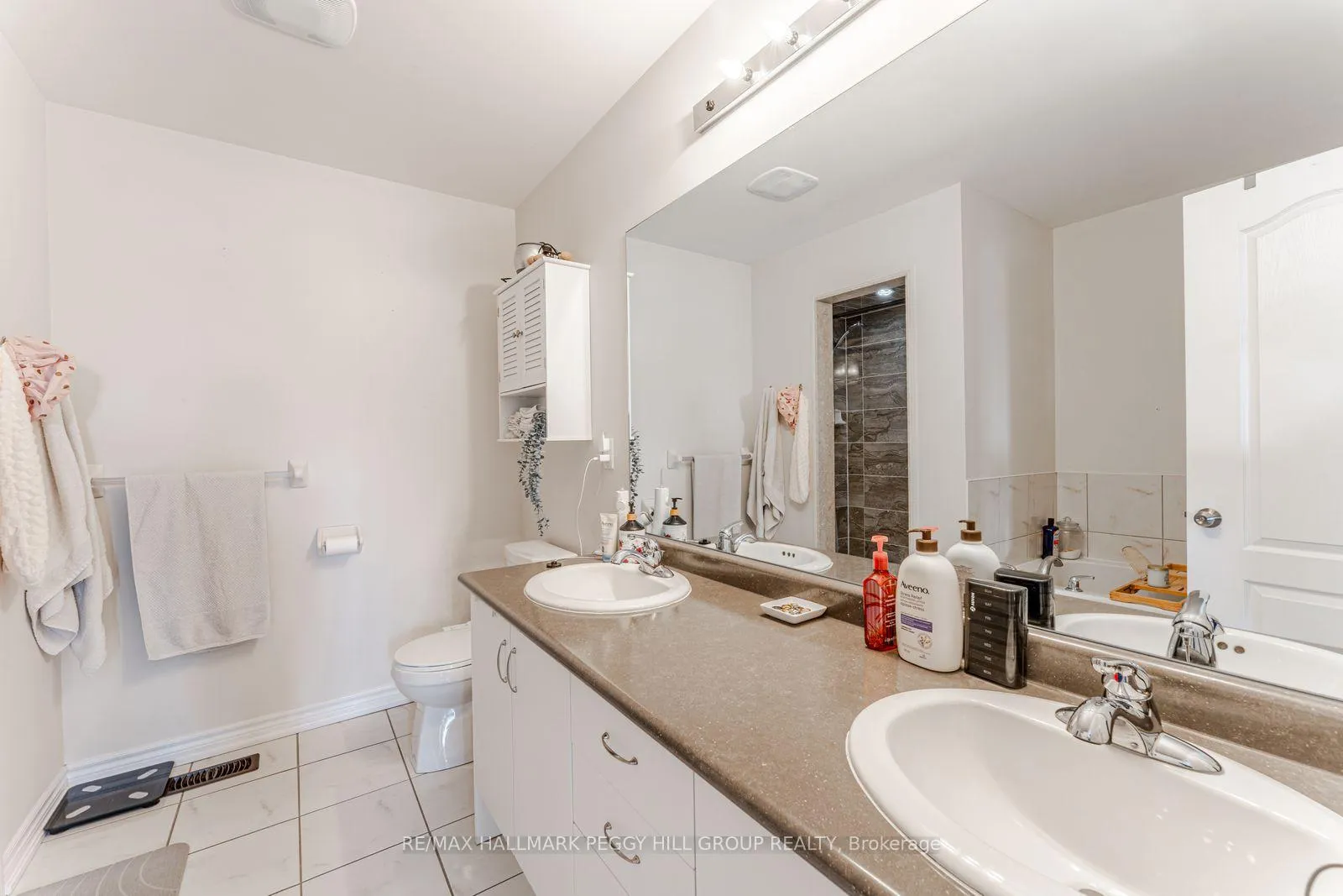 Photo 8 of 1226 Peelar Crescent, Innisfil, Lefroy — HOMEH